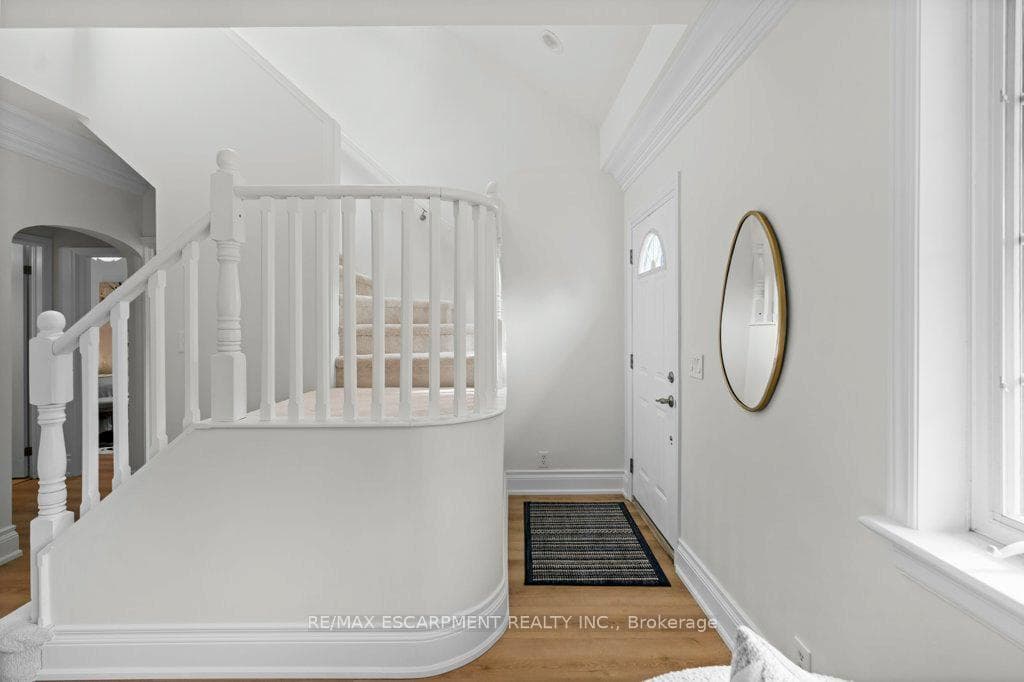 647 Greenwood Drive photo 7