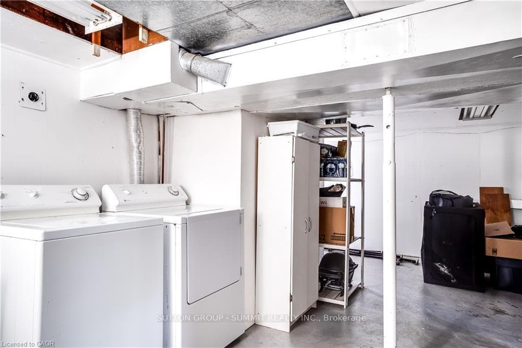 287 Graham Avenue photo 39