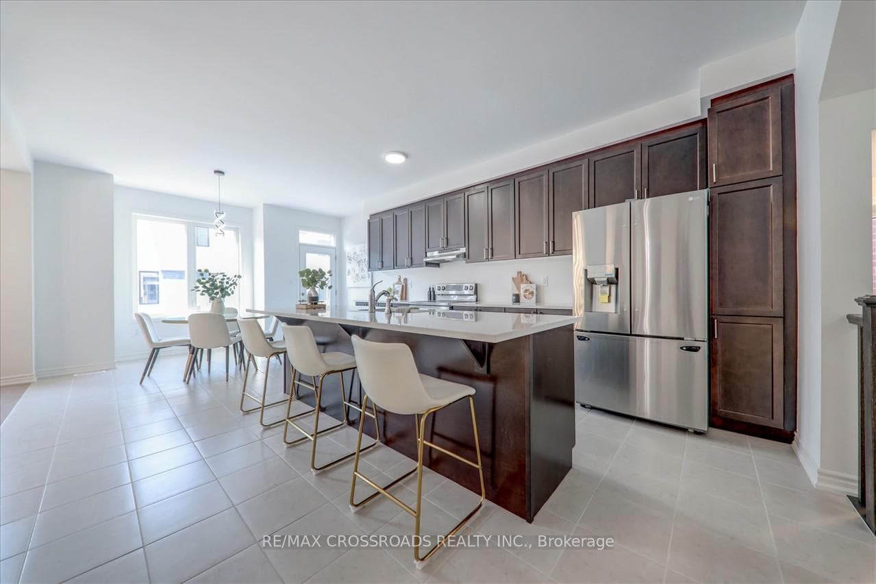 1407 Mockingbird Square photo 10