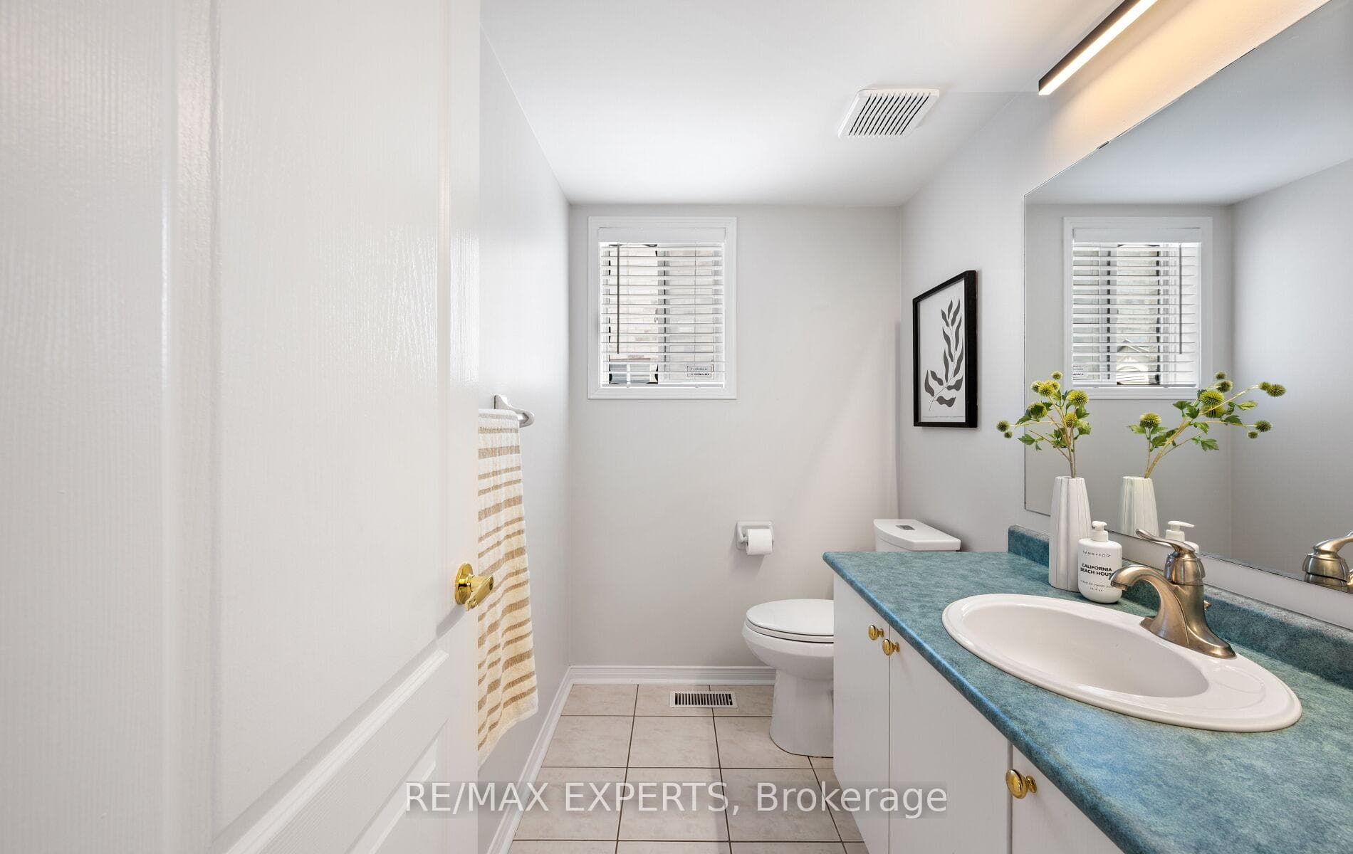 214 Waterbury Street photo 15