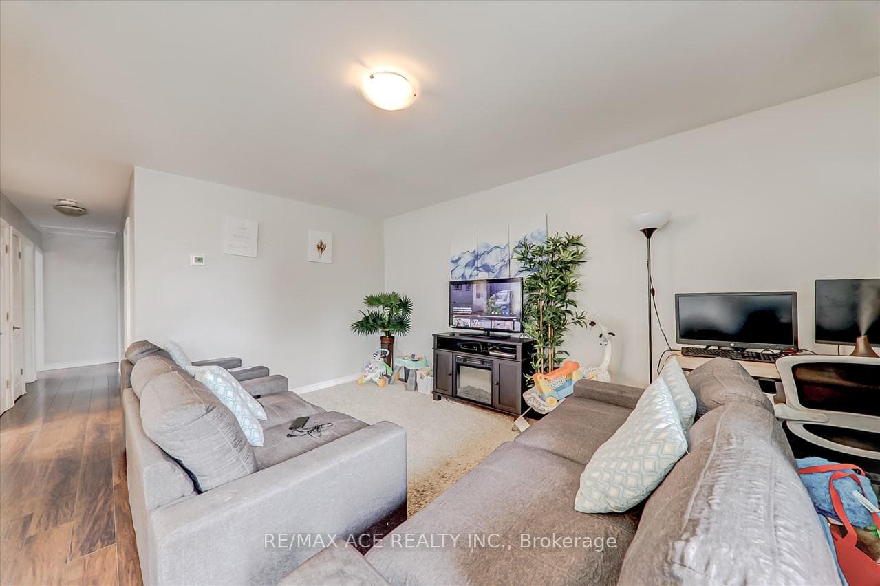 494 Monteith Avenue photo 6