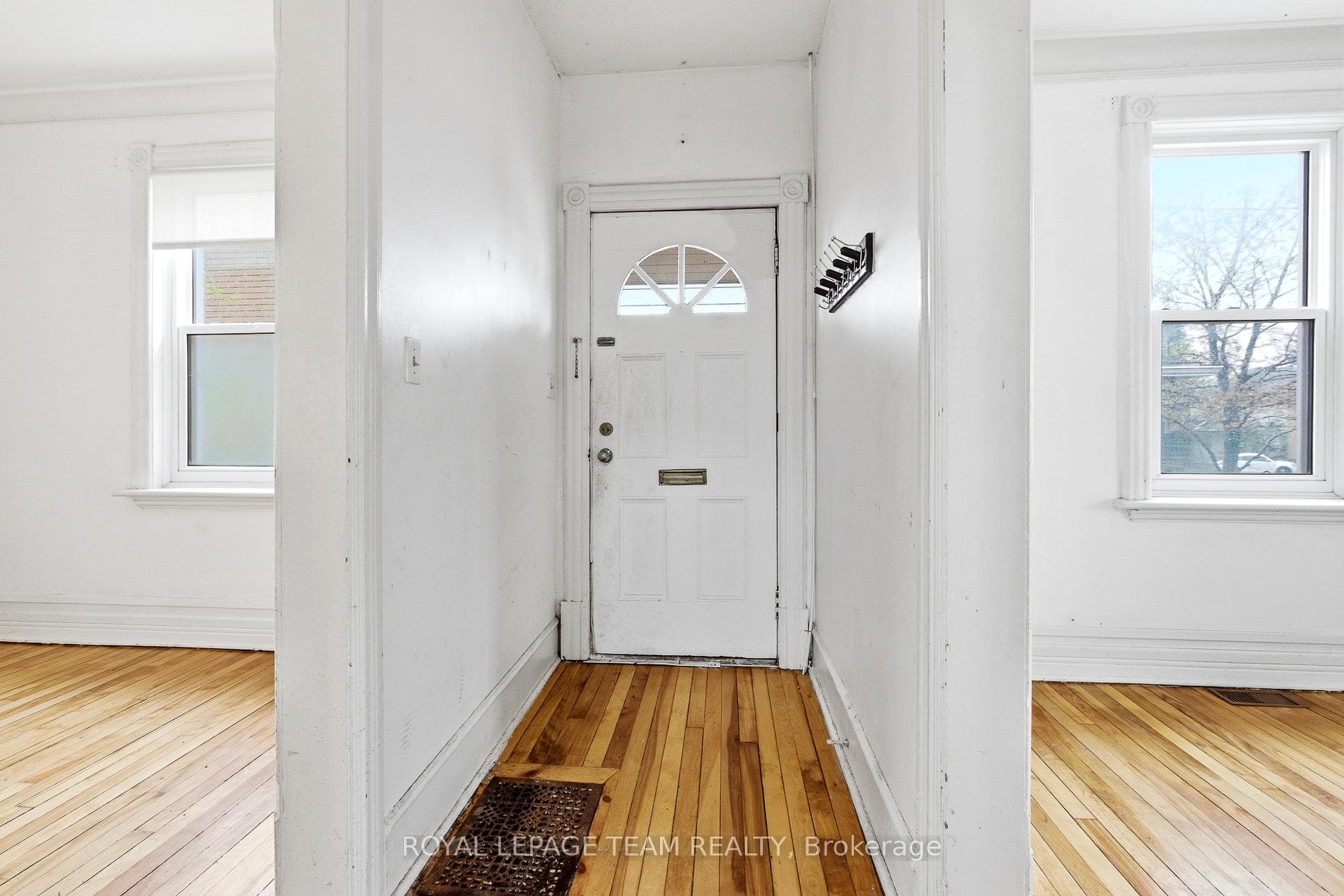 910 Pinecrest Road photo 5