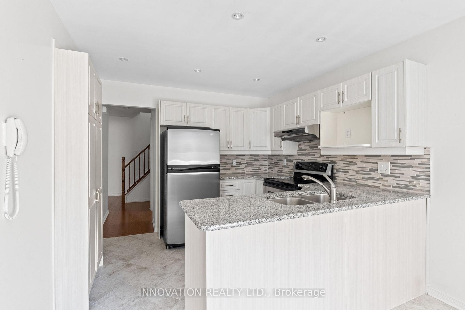 1947 Orchardview Avenue photo 7