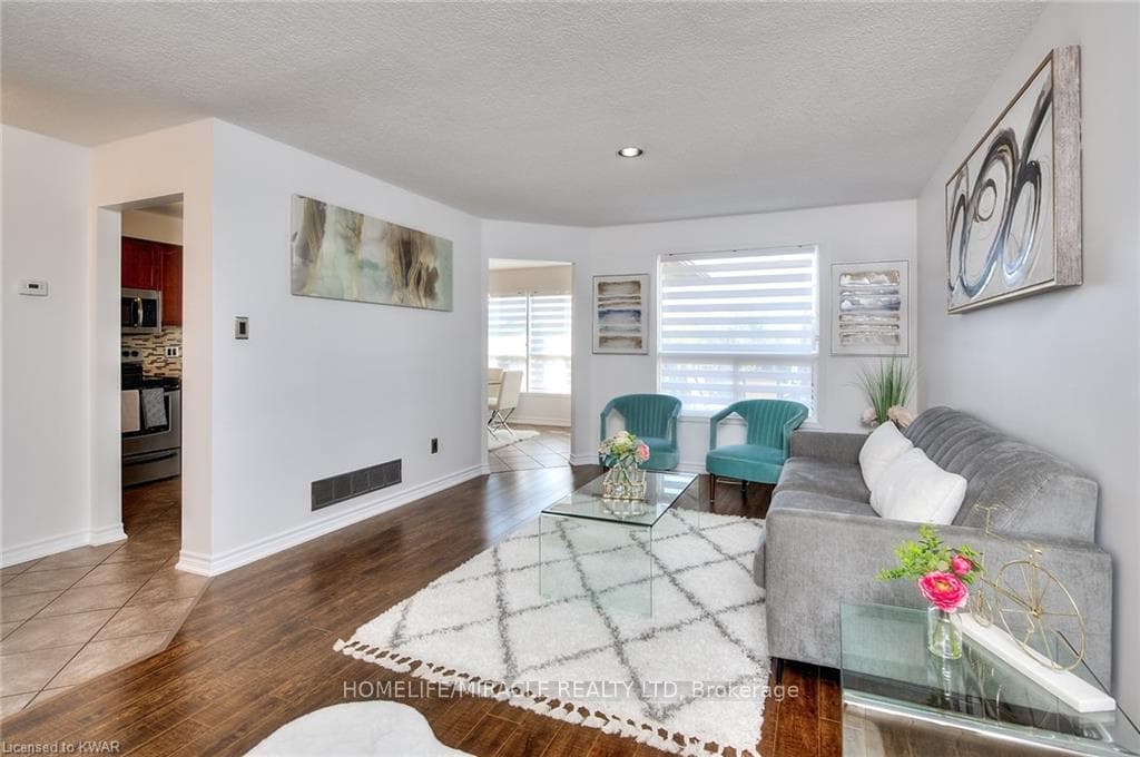 88 Fallowfield Drive Unit #Upper photo 11