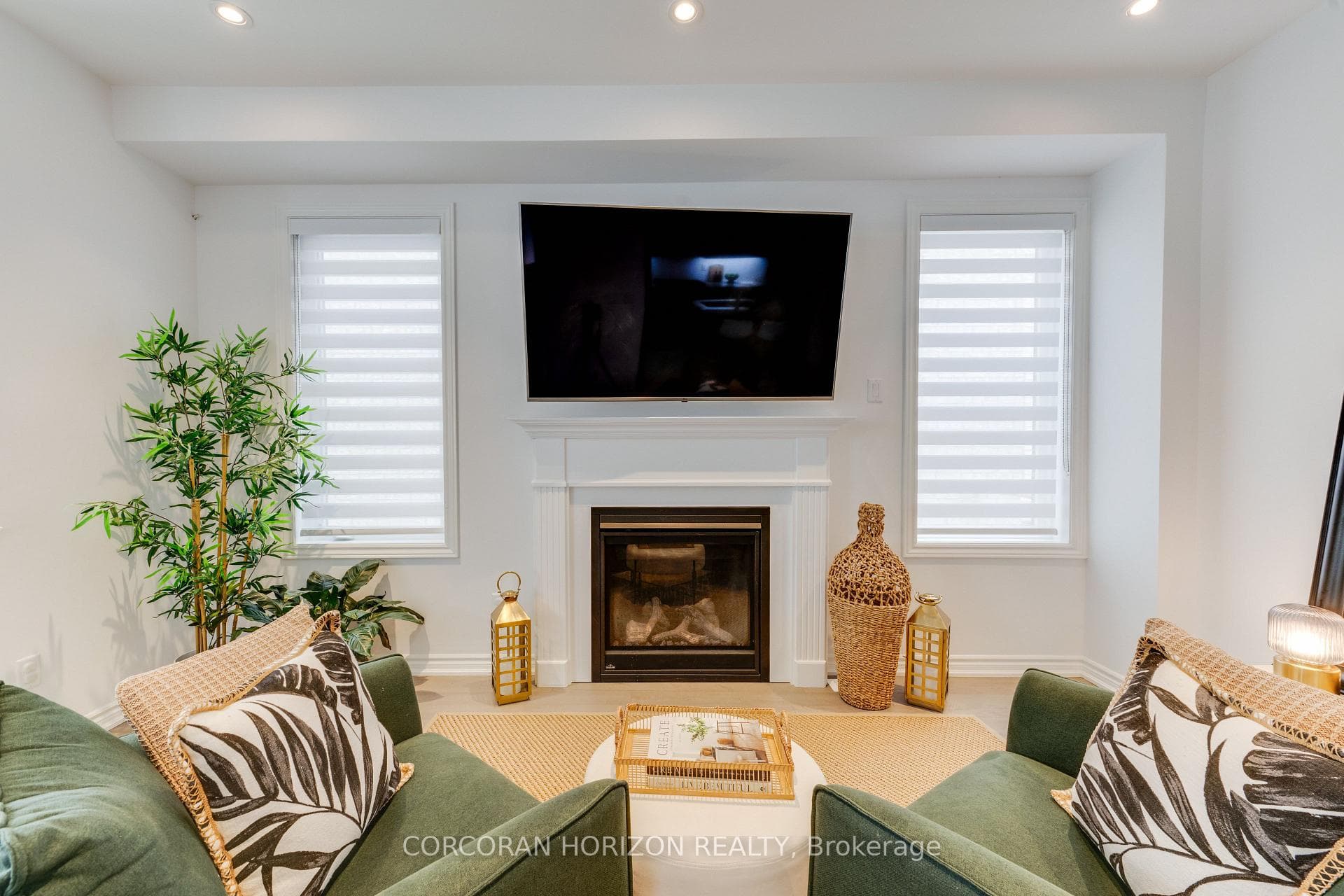 15 Mountainside Crescent photo 10