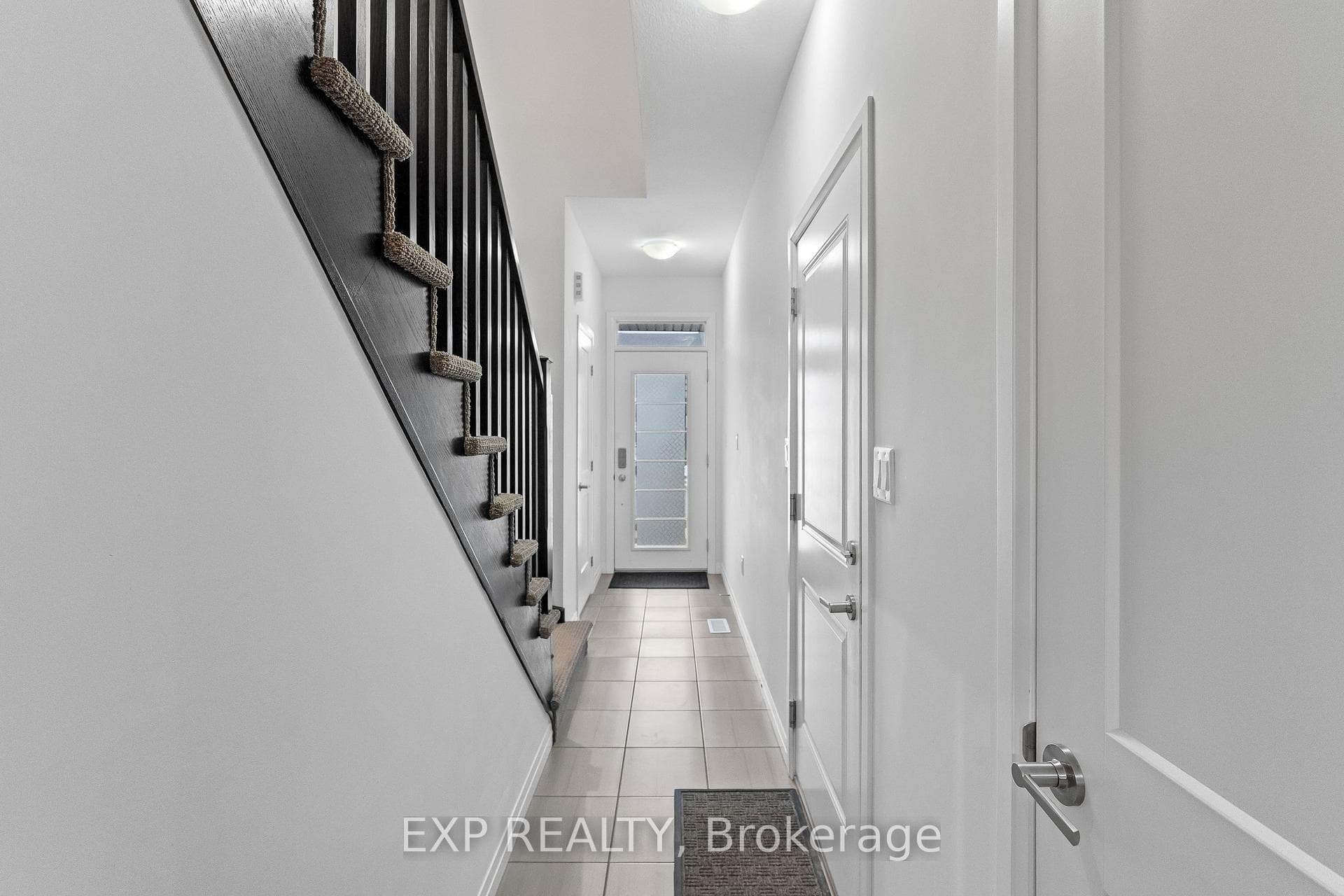 3998 Crown Street photo 4