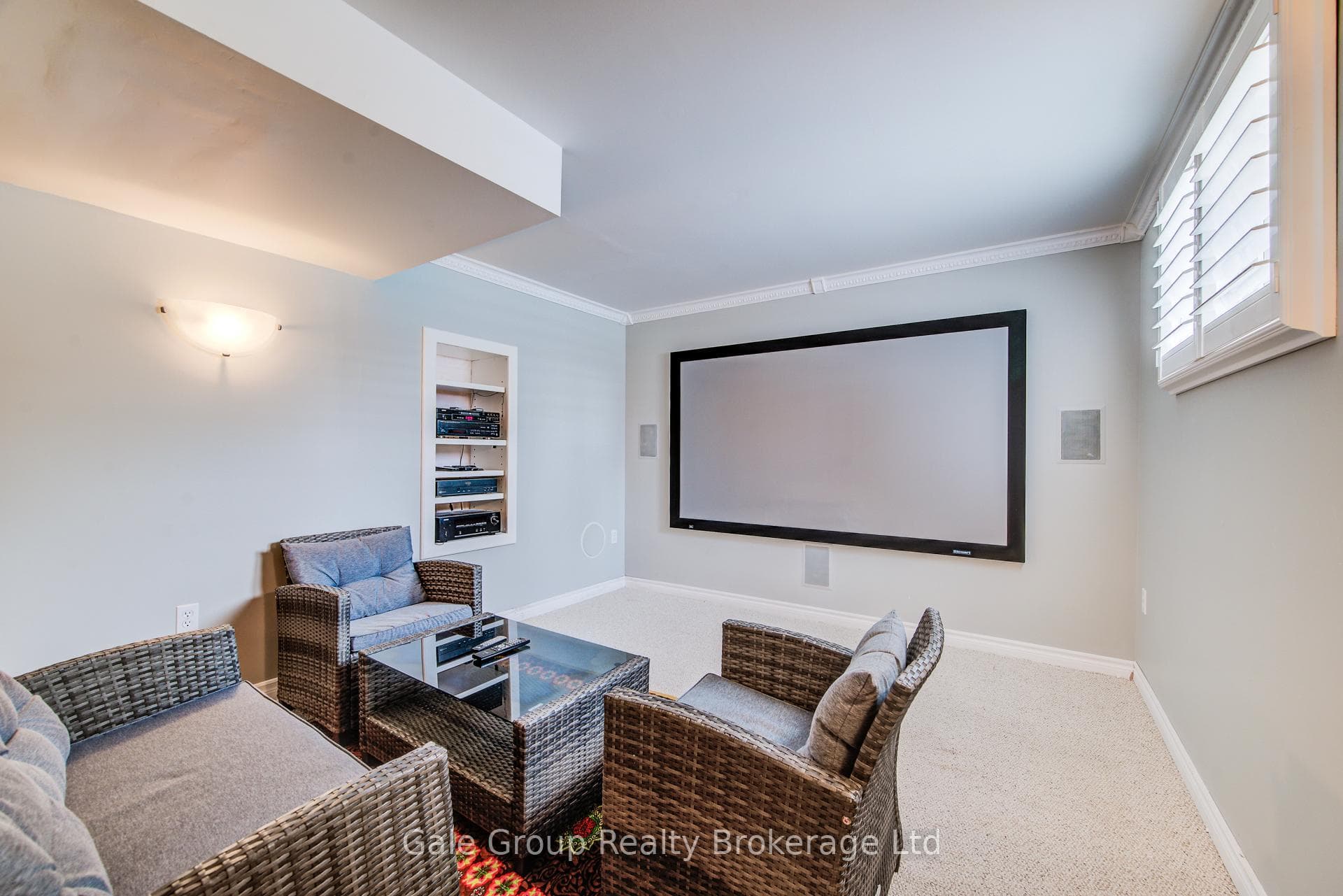 127 Falcon Drive photo 26