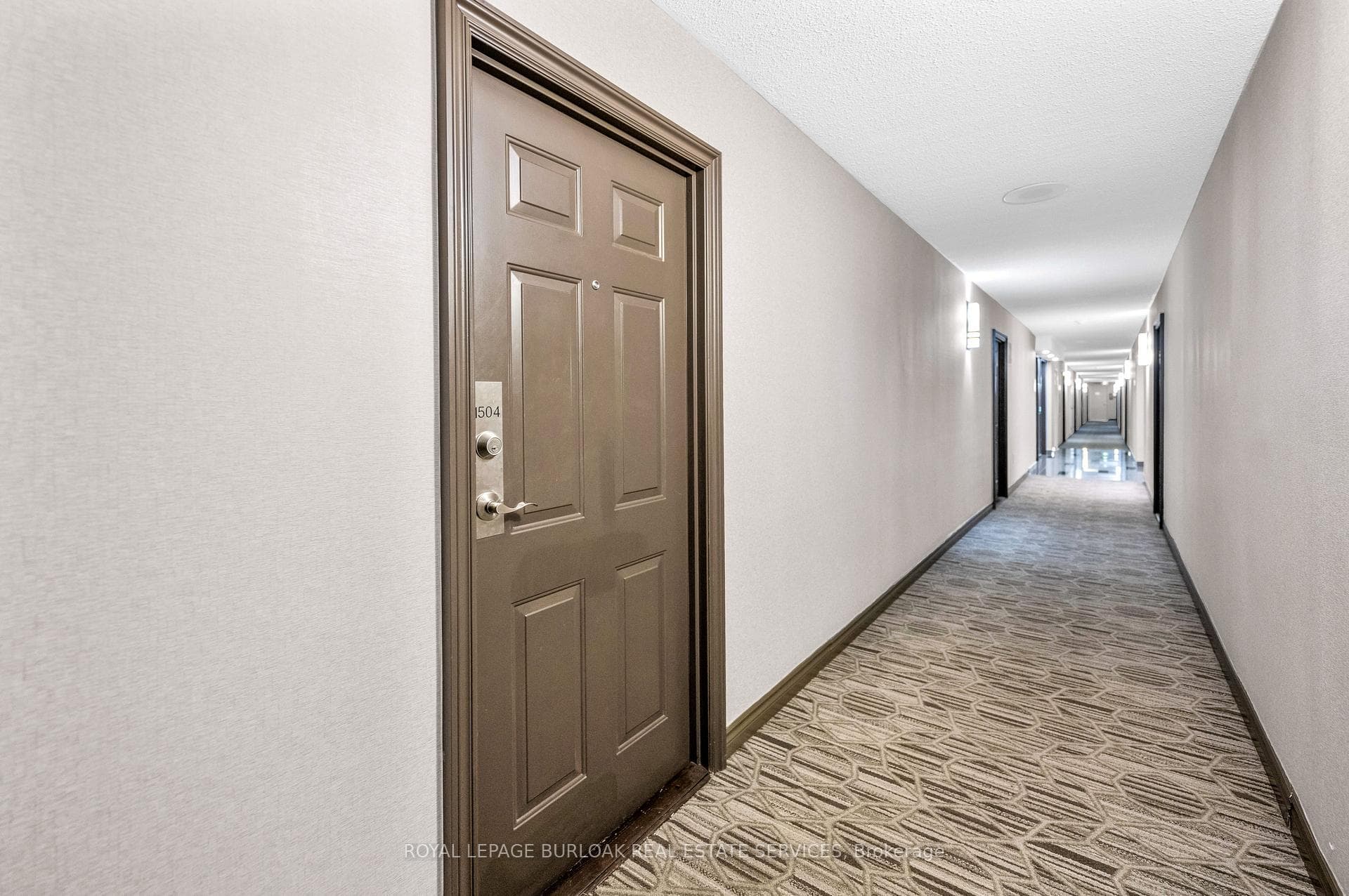 1270 Maple Crossing Boulevard Unit 1504 photo 11