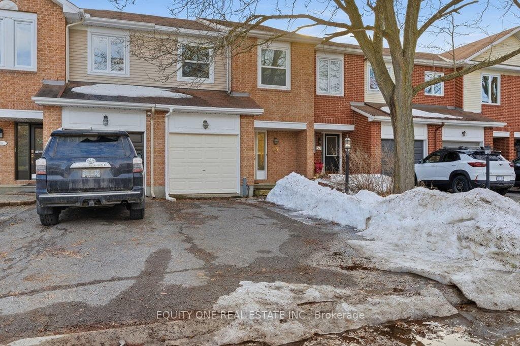 35 Willwood Crescent photo 2