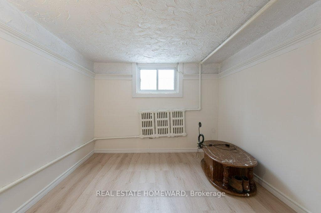 94 Bastedo Avenue photo 14