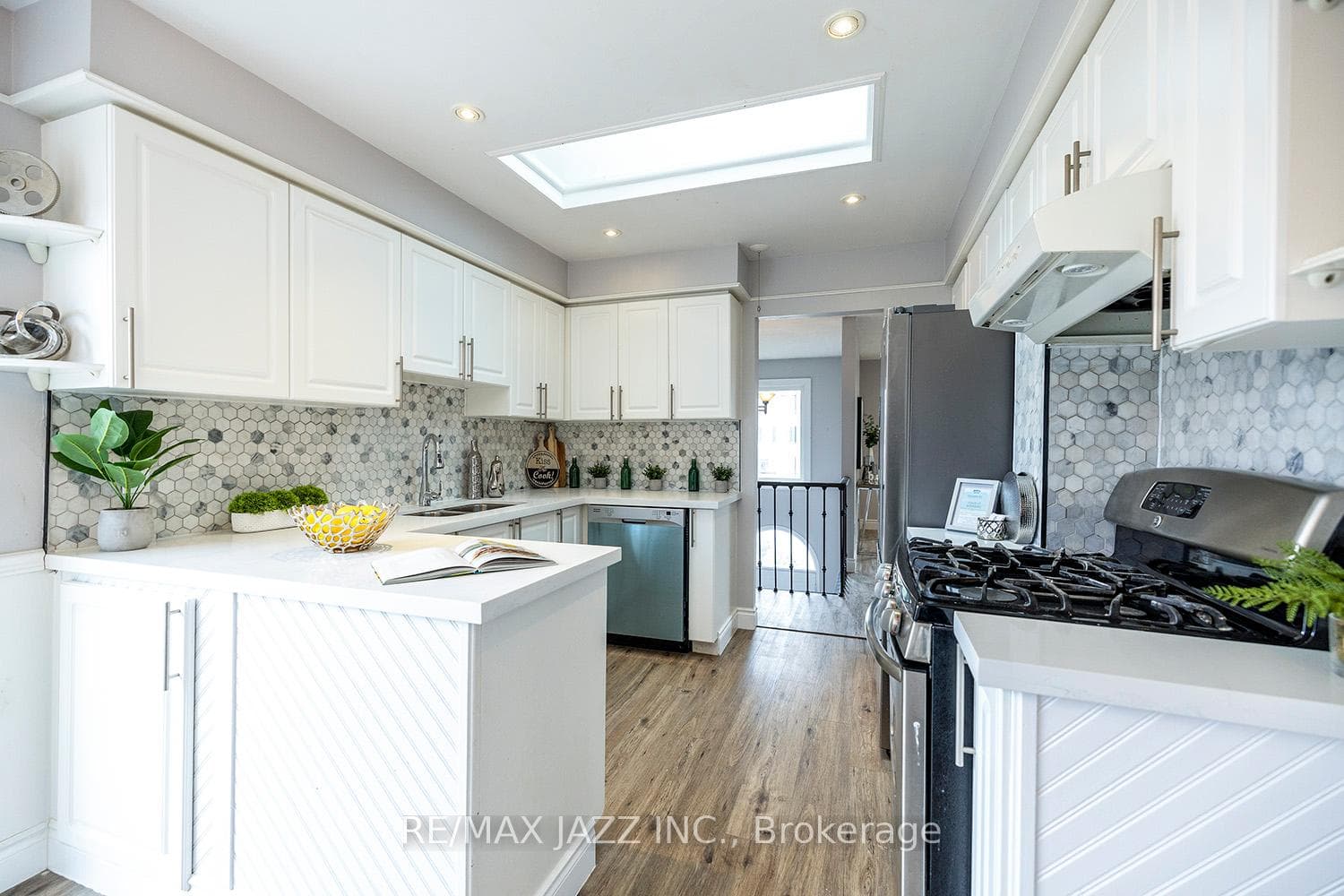 54 Trudeau Drive photo 9