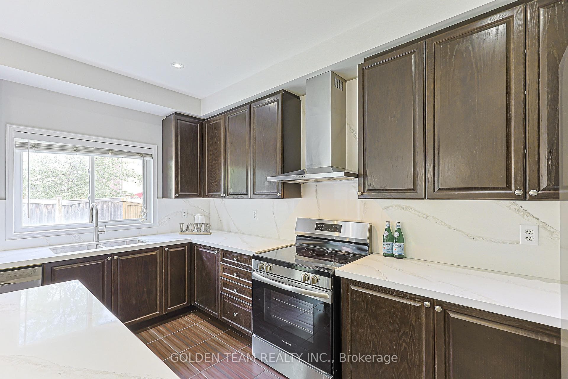 1855 Grandview Street photo 20