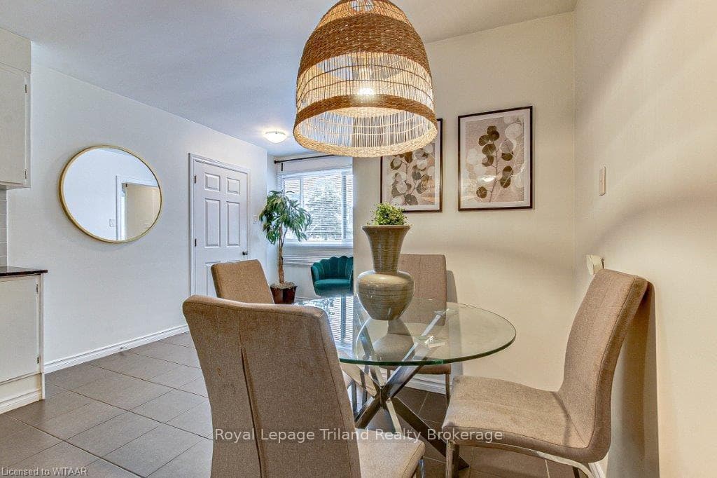 173 FERGUS Avenue Unit A photo 14