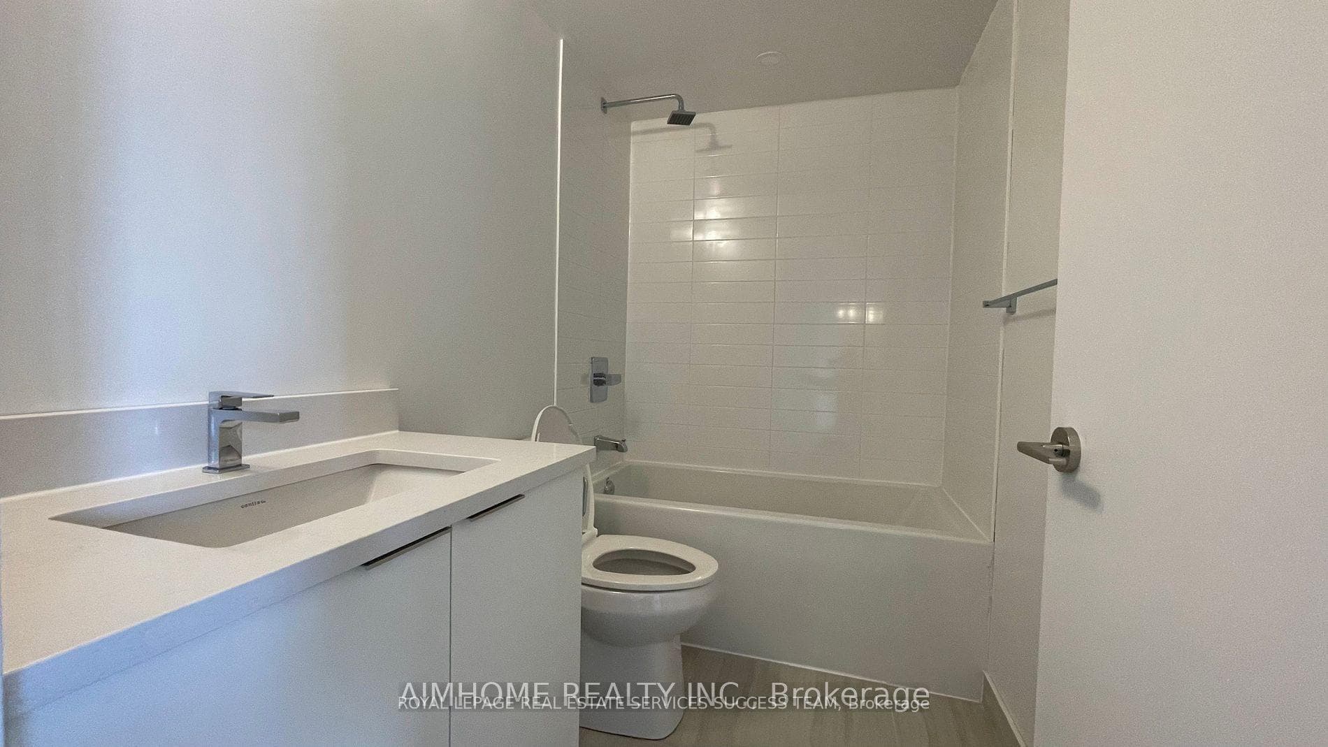 2033 KENNEDY Road Unit 3807 photo 5