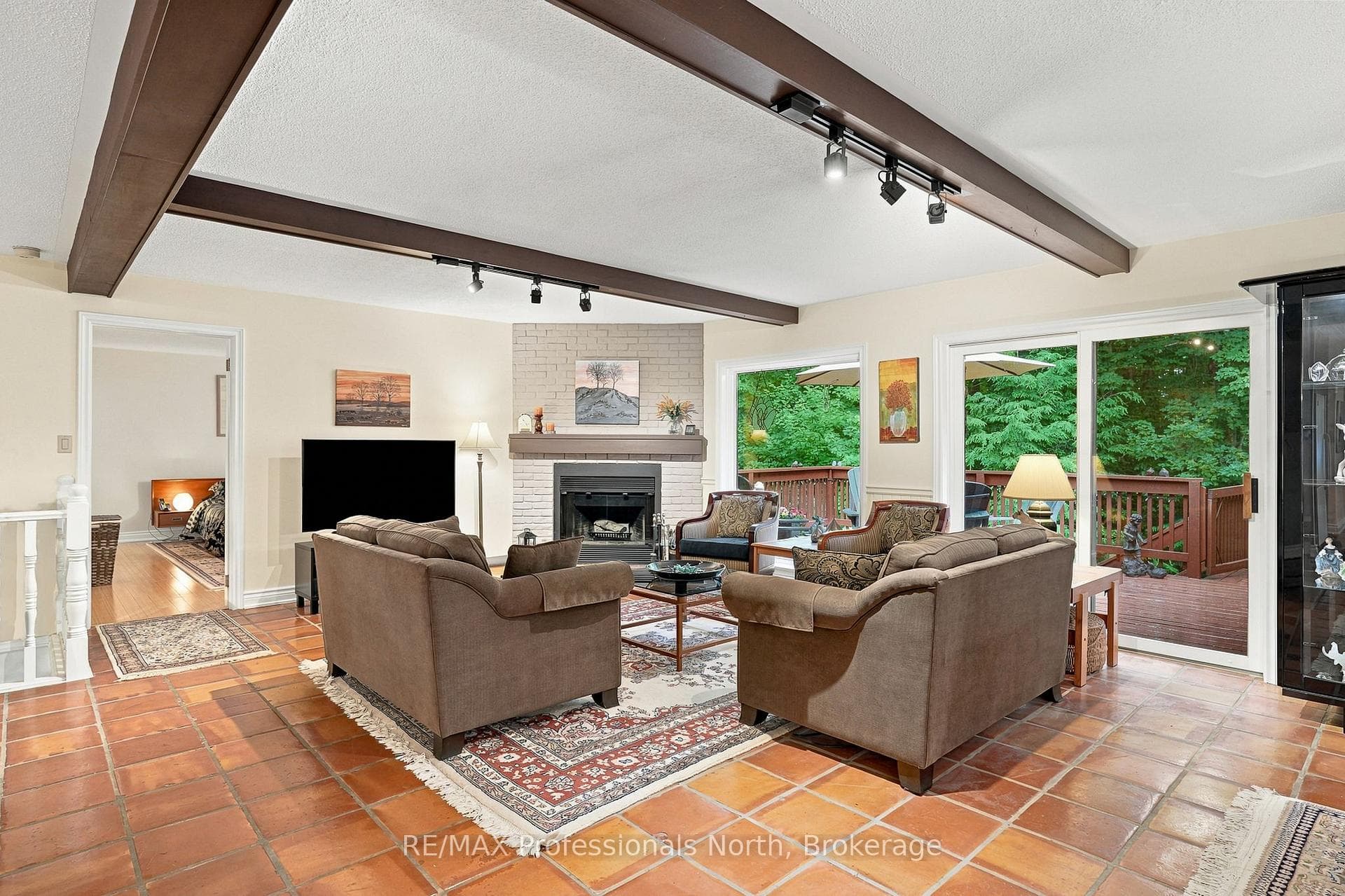 8 PALMER Court photo 12