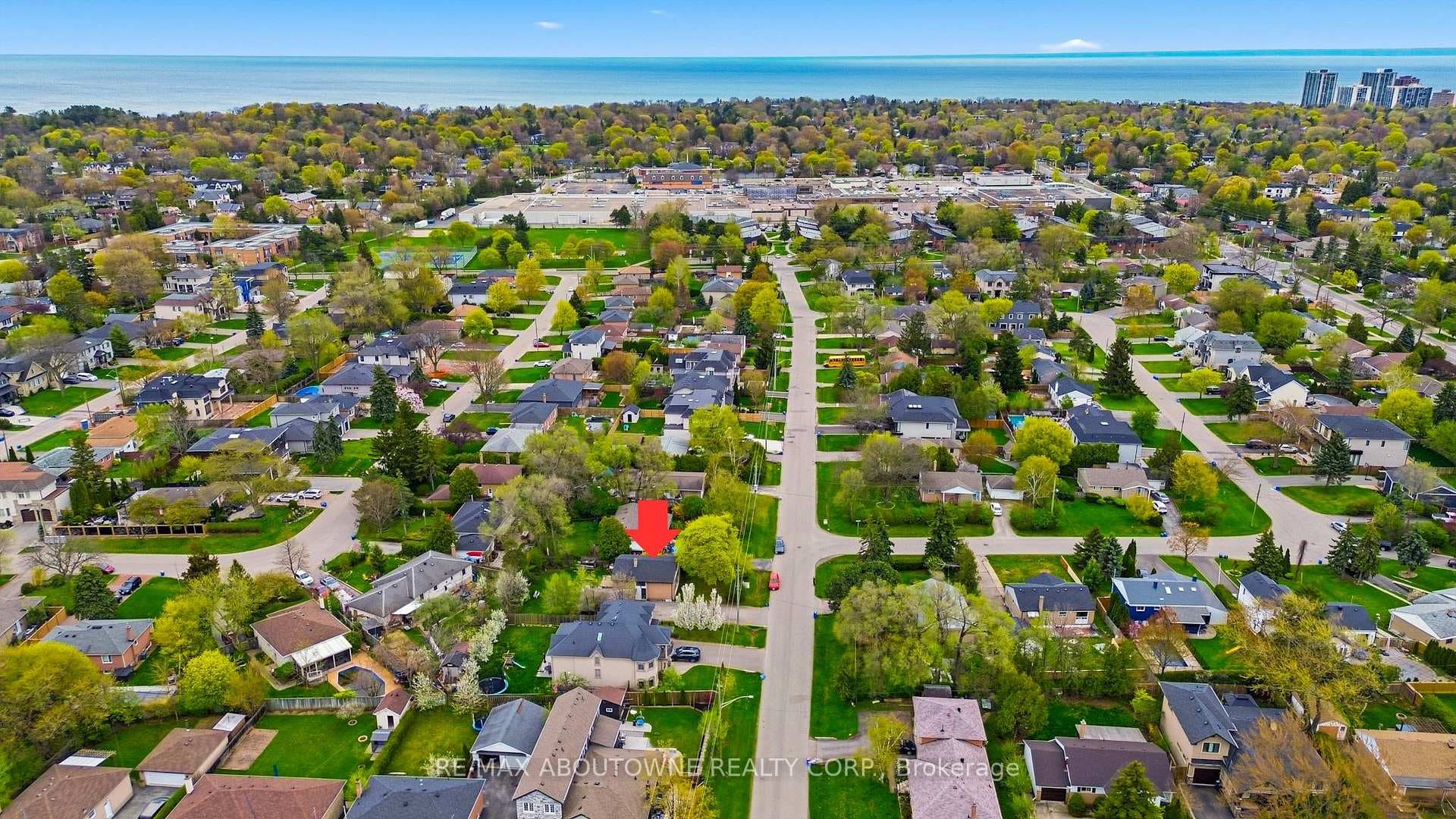 471 Seabourne Drive photo 32
