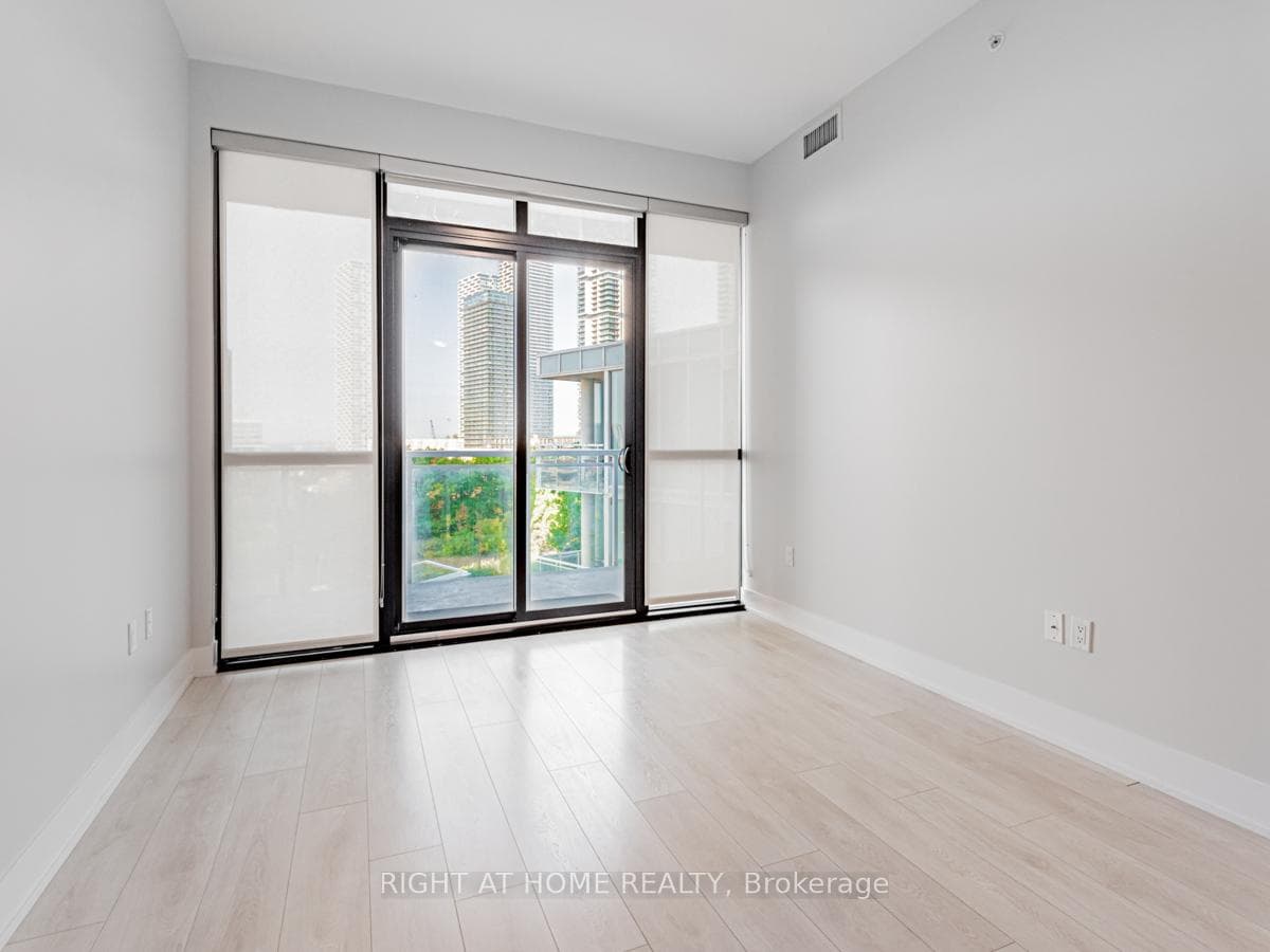 2916 Highway 7 Road Unit 605 photo 19