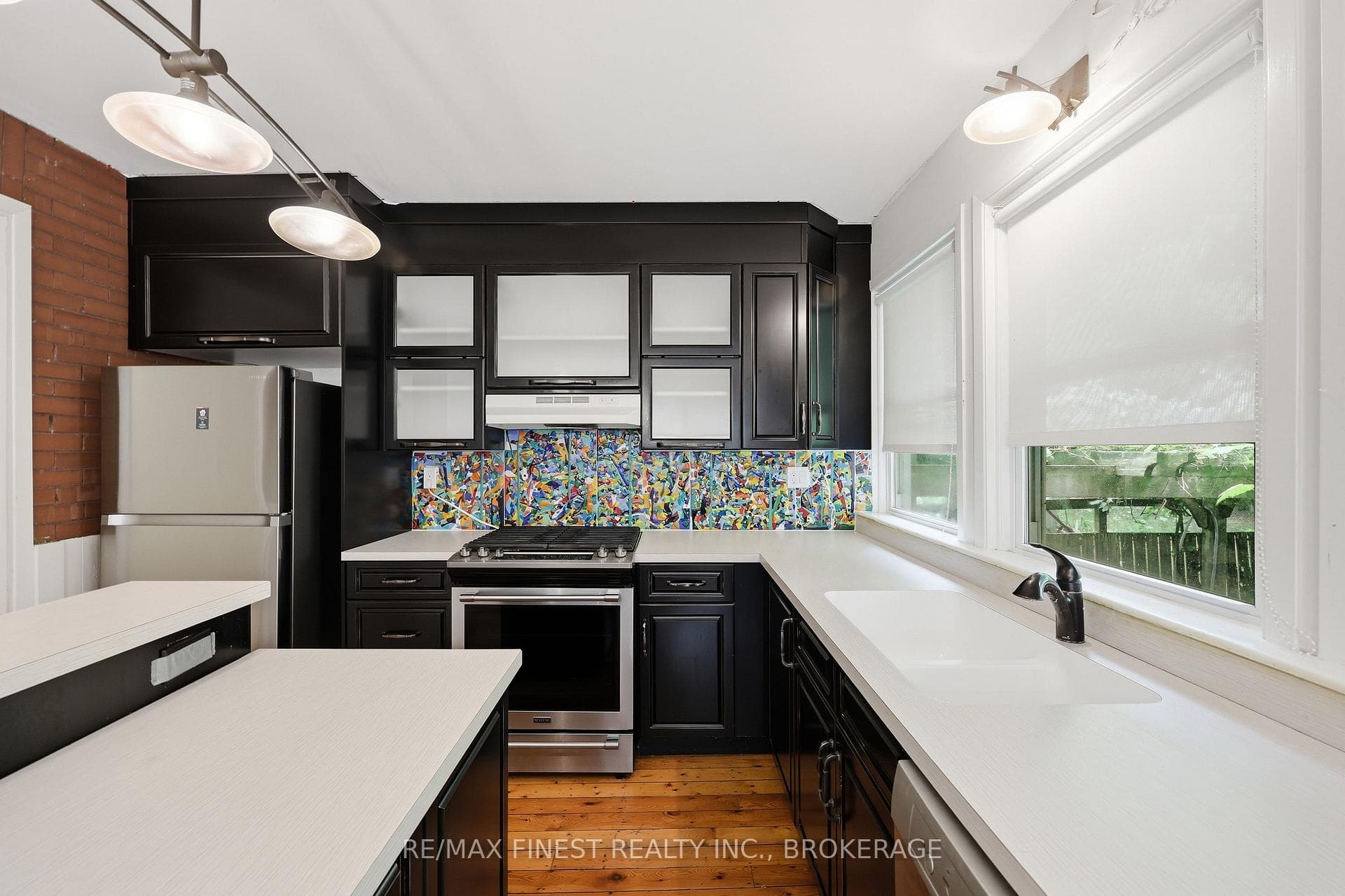 463 Victoria Street photo 15