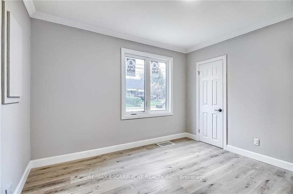 215 Stewartdale Avenue Unit Upper photo 10