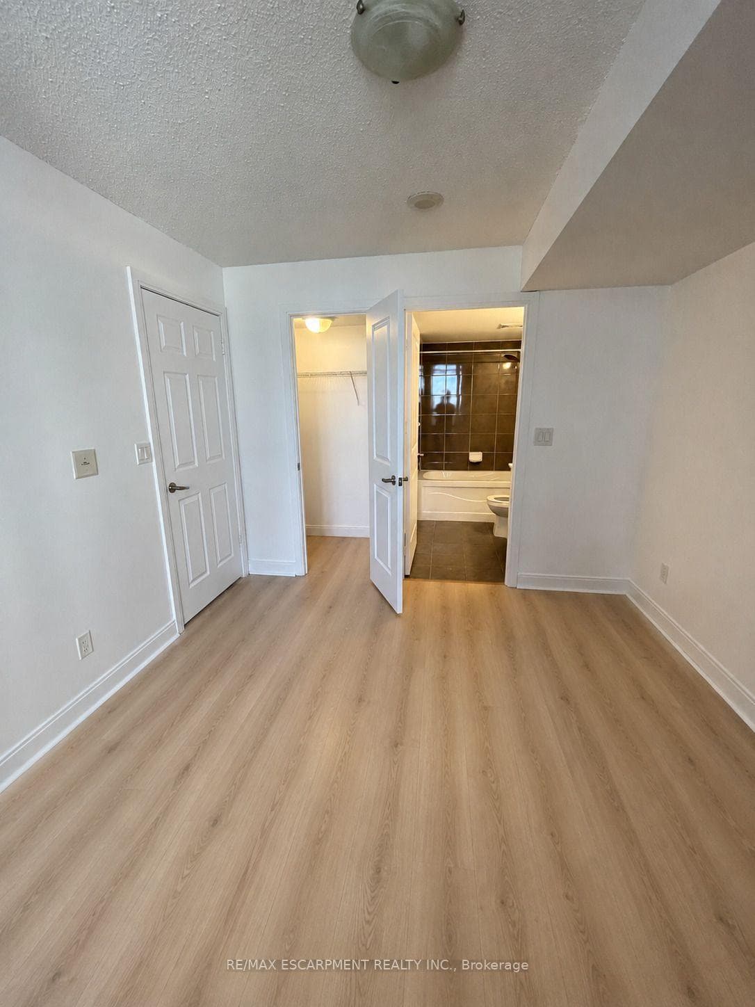 330 Burnhamthorpe Road Unit 708 photo 11