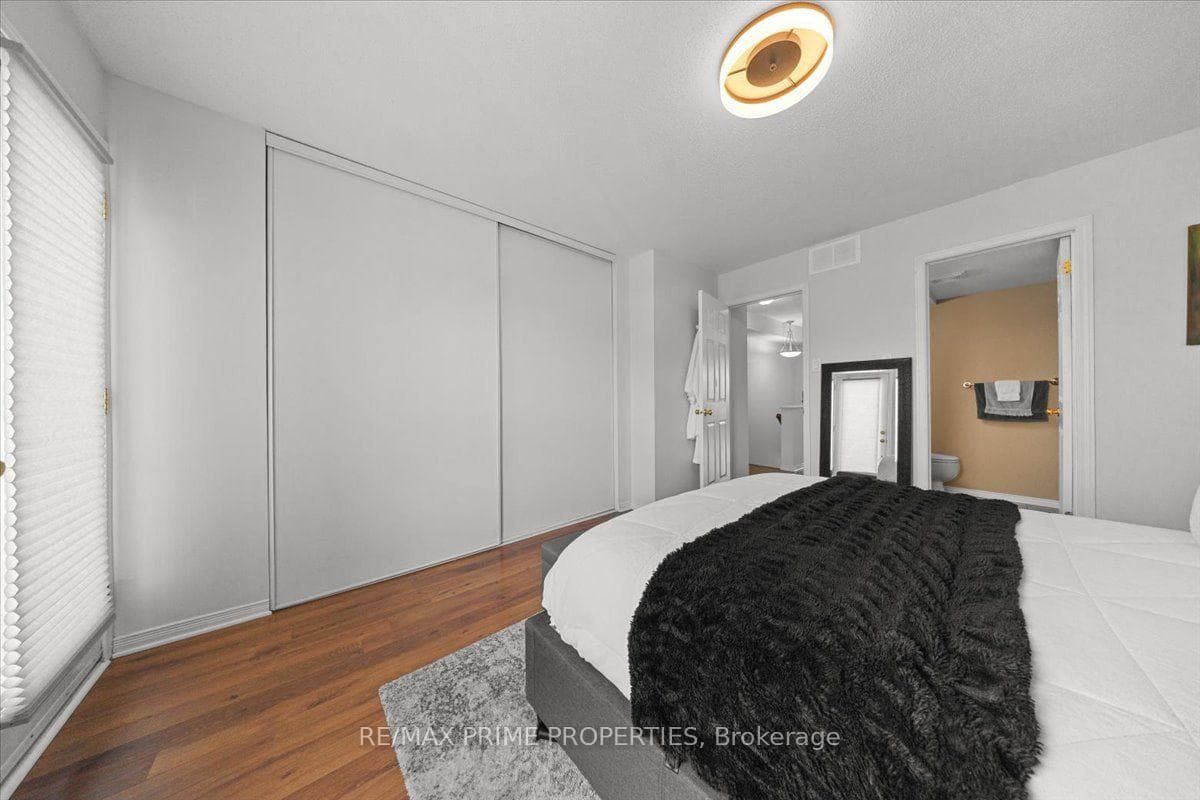 793 Longfields Drive photo 28