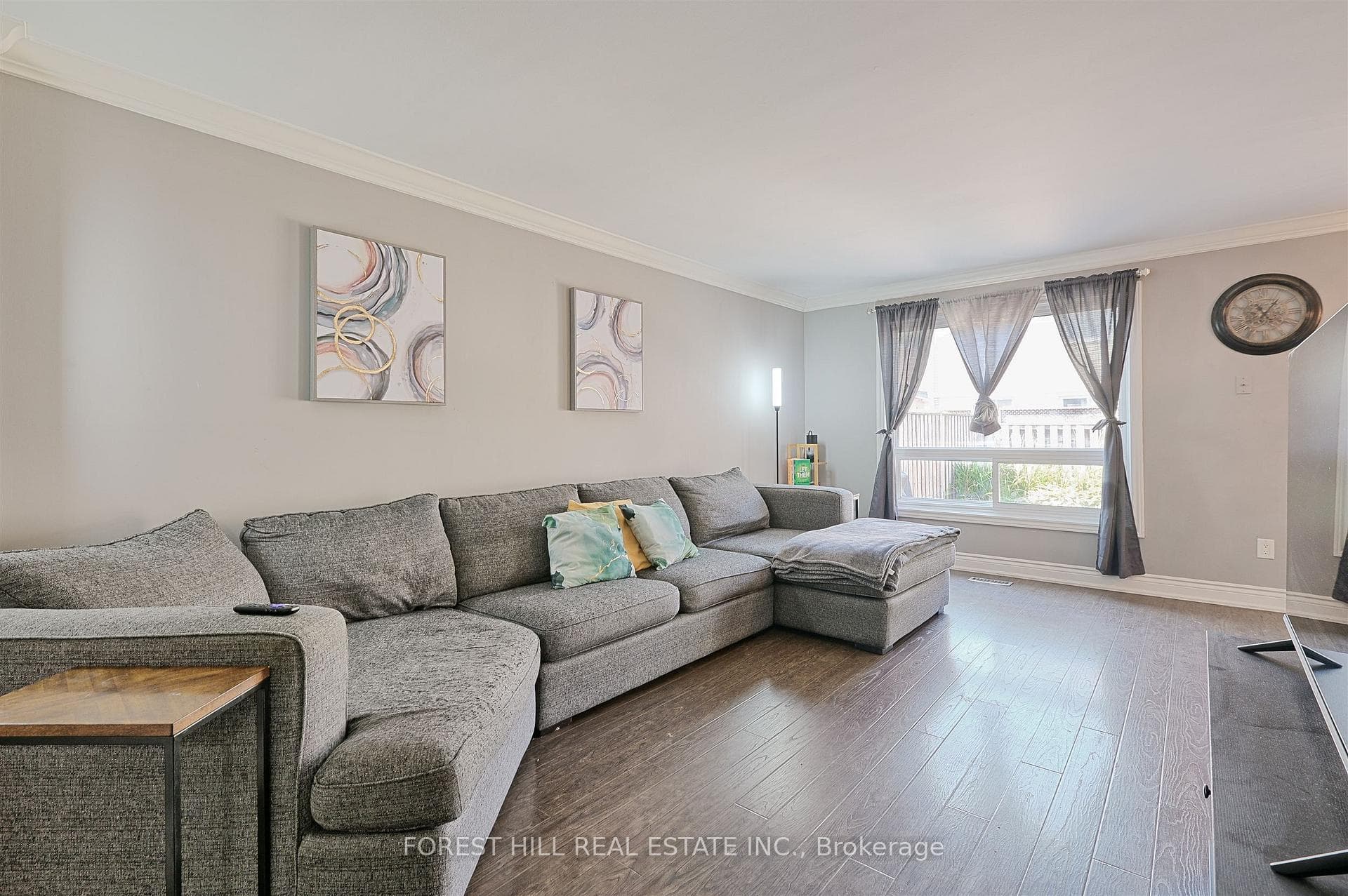 17 Rushmore Crescent photo 5