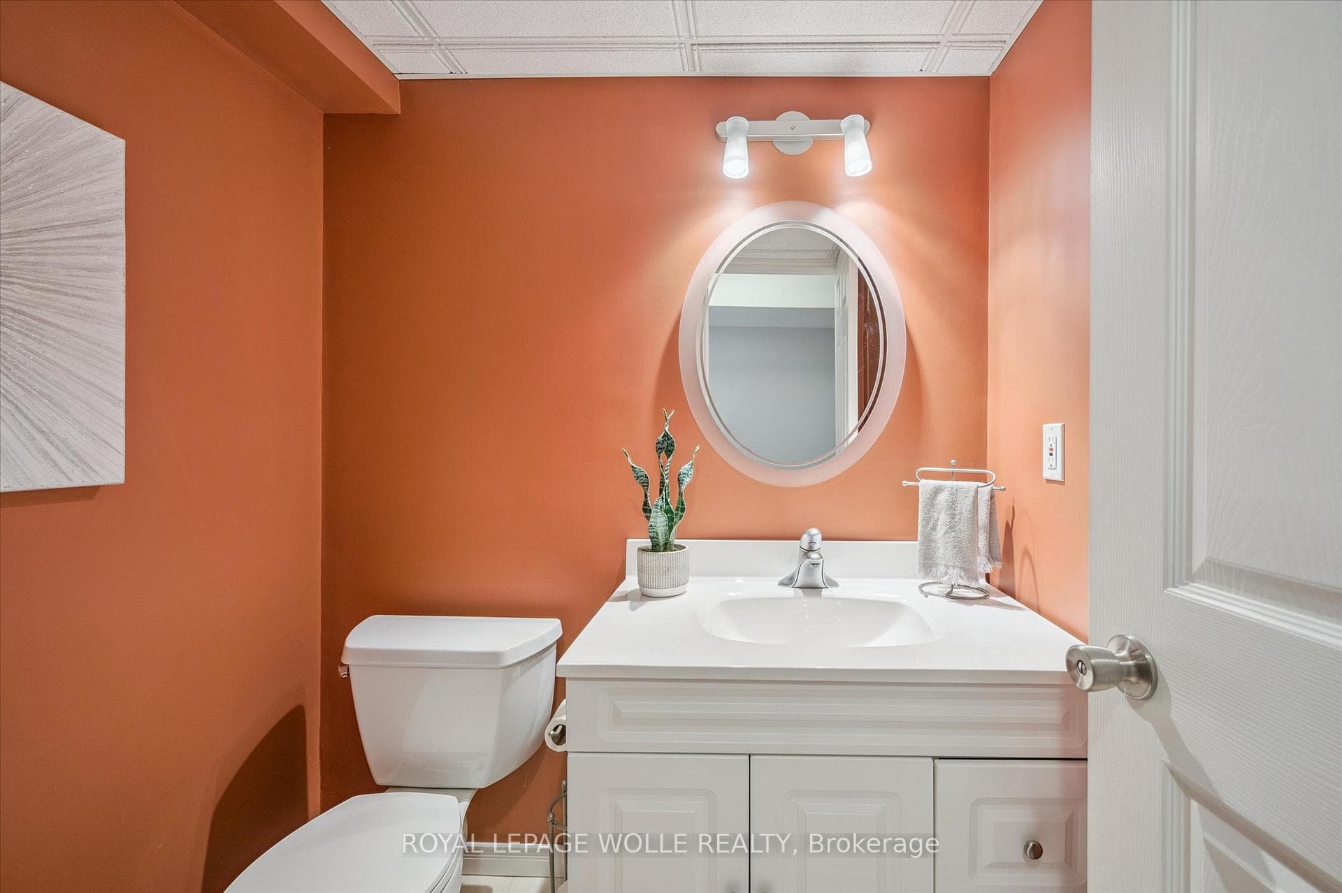 656 Inglis Falls Place photo 29