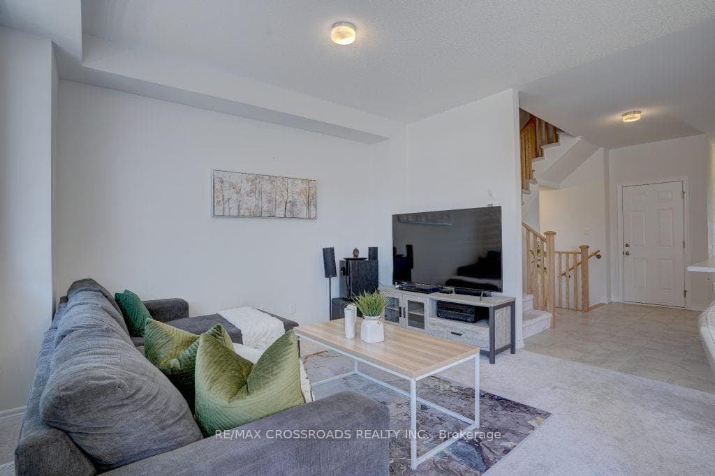 2014 Cameron Lott Crescent photo 15