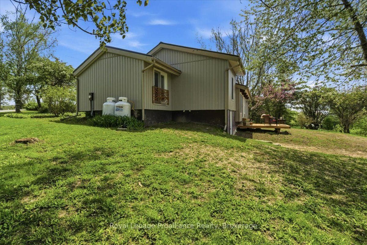 659 Moira Road photo 35