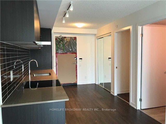 365 Church Street Unit 812 photo 3