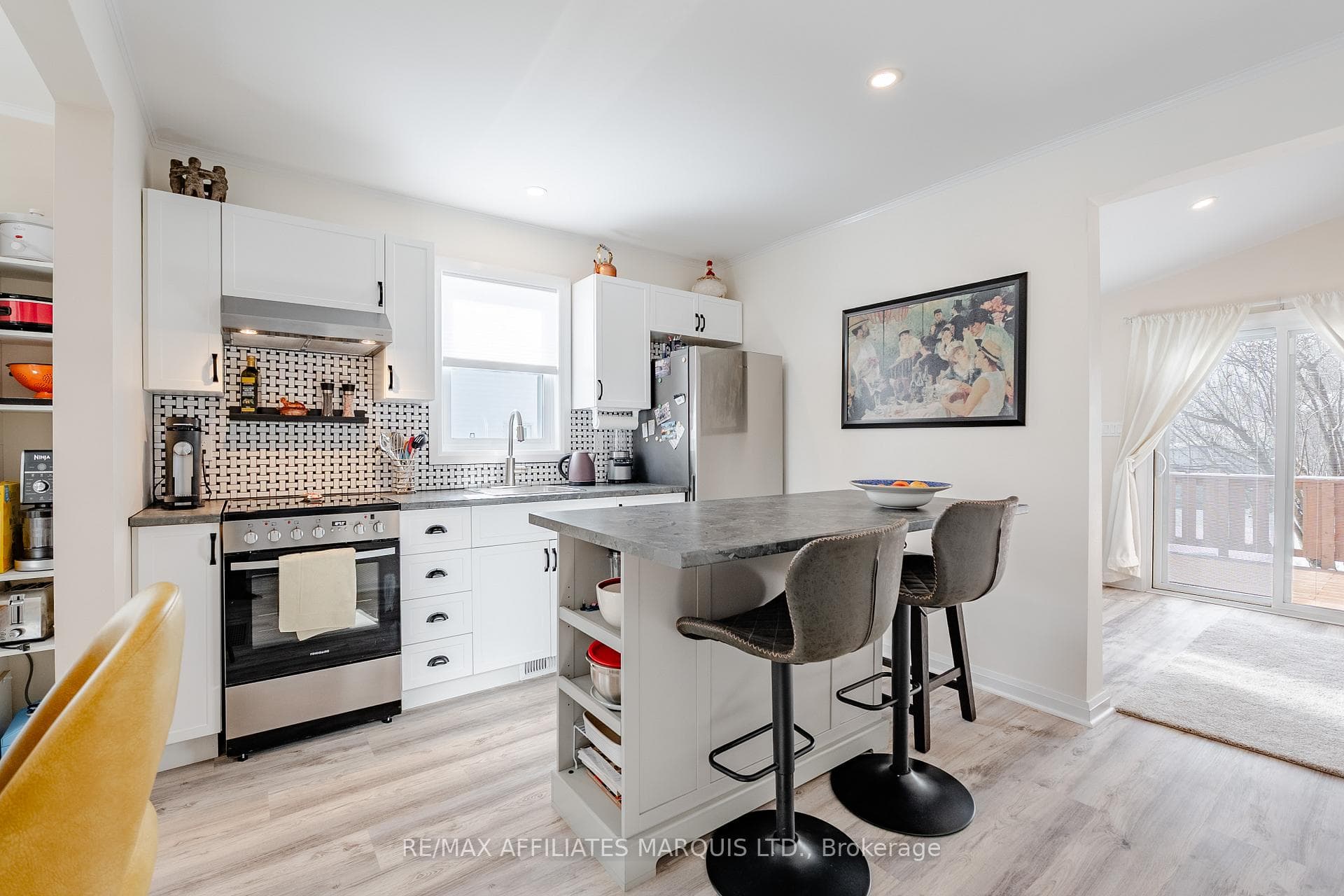 1234 Notre Dame Street photo 6