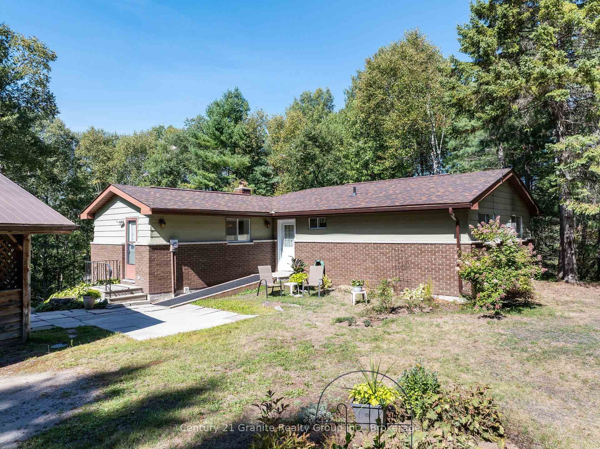 733 Bobcaygeon Road photo 1