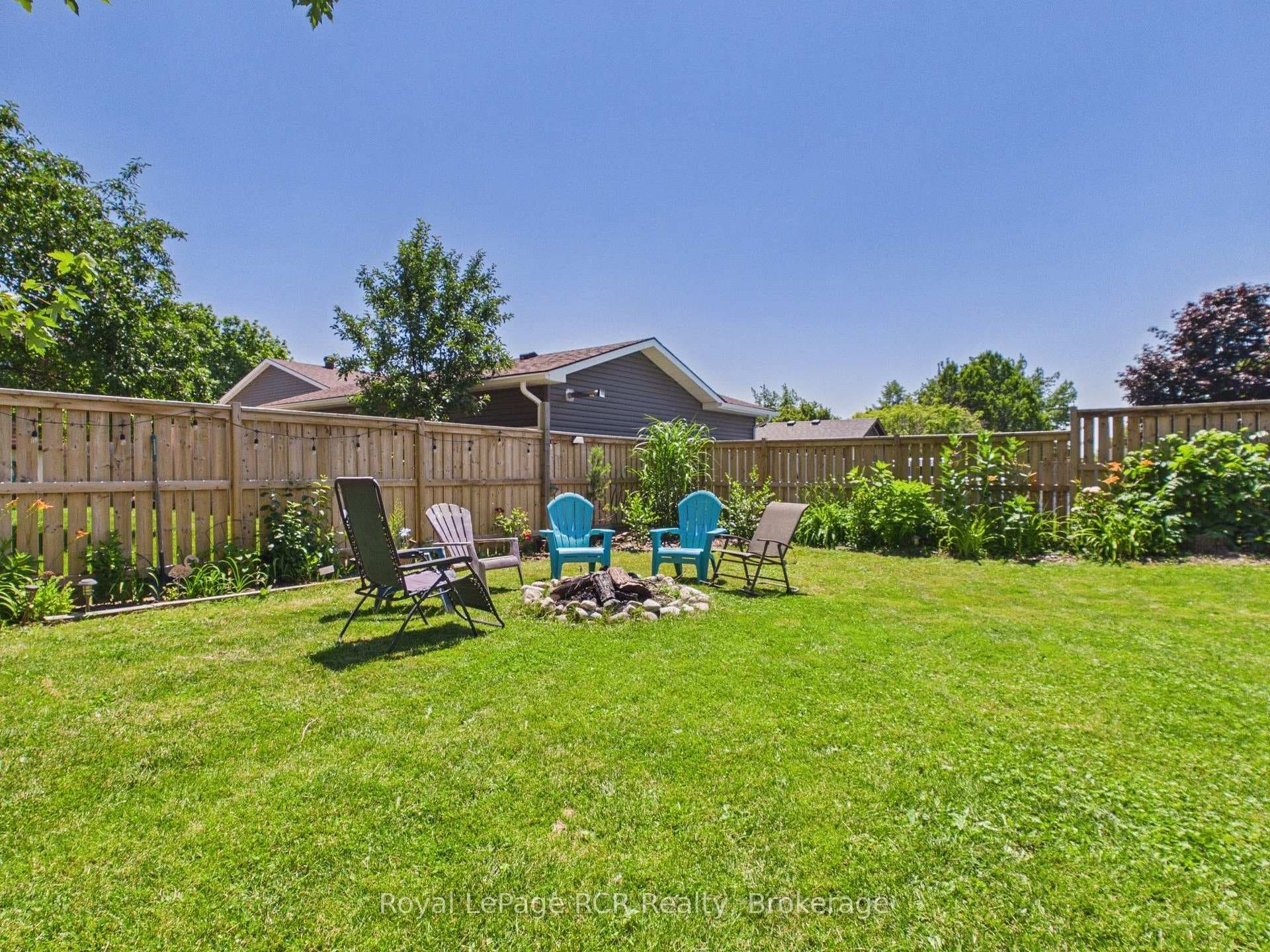 892 Brownell Drive photo 4
