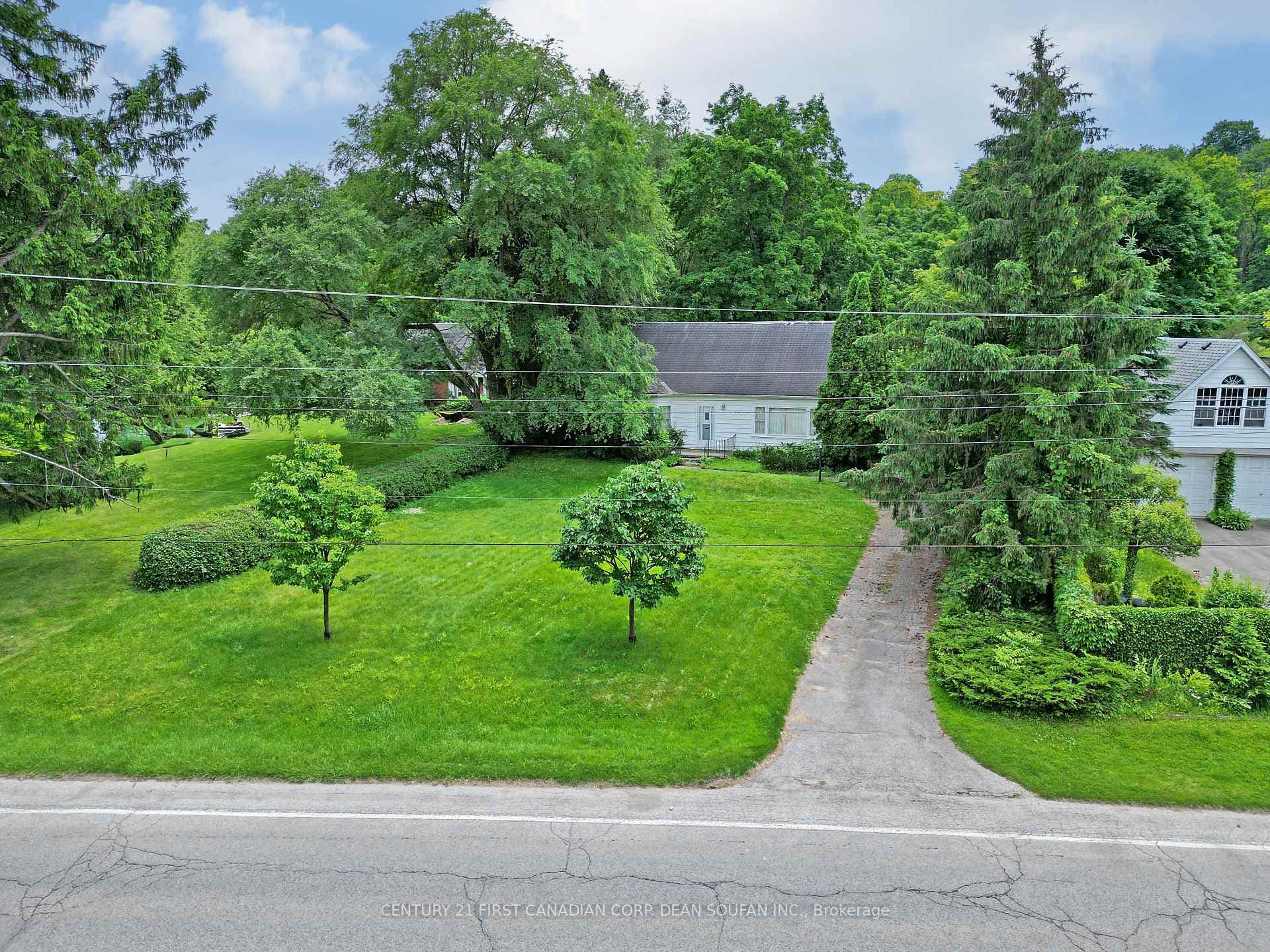 740 Springbank Drive photo 8