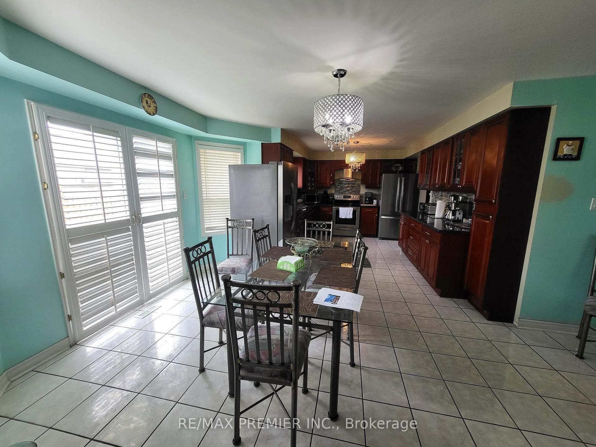 107 Royal Valley Drive photo 5