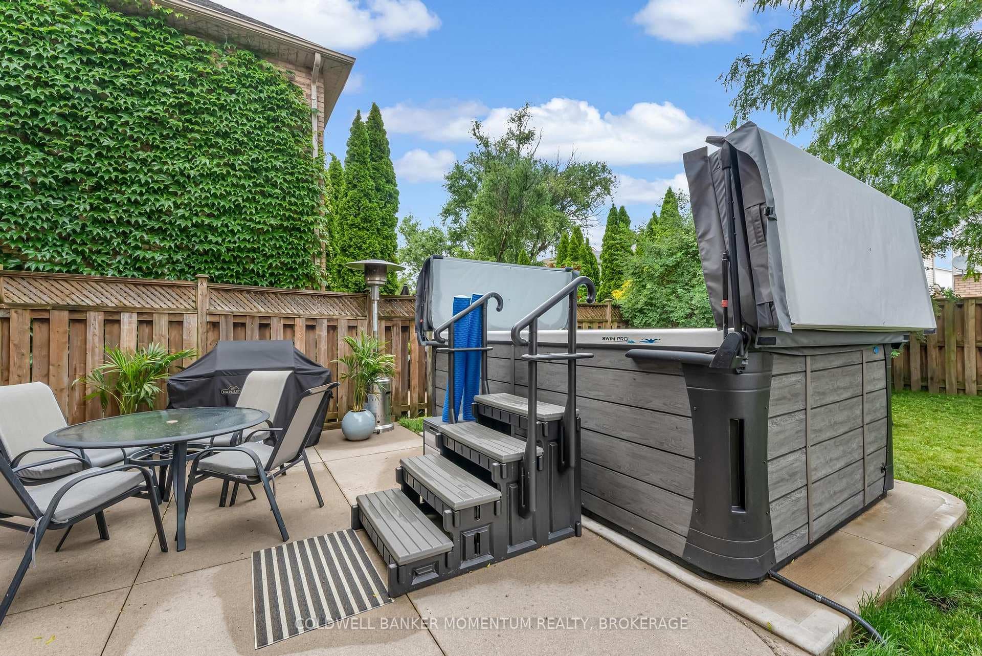 163 Crysler Crescent photo 33