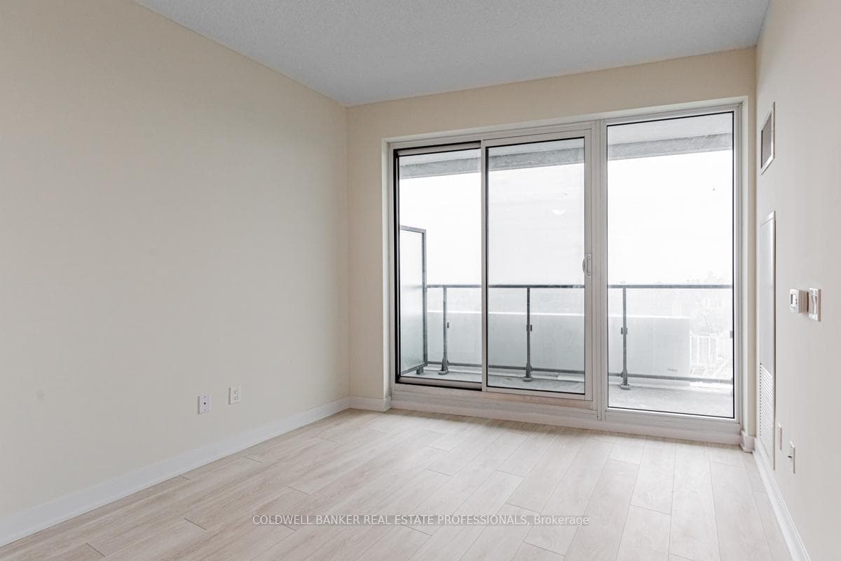 2221 Yonge Street Unit 5304 photo 13