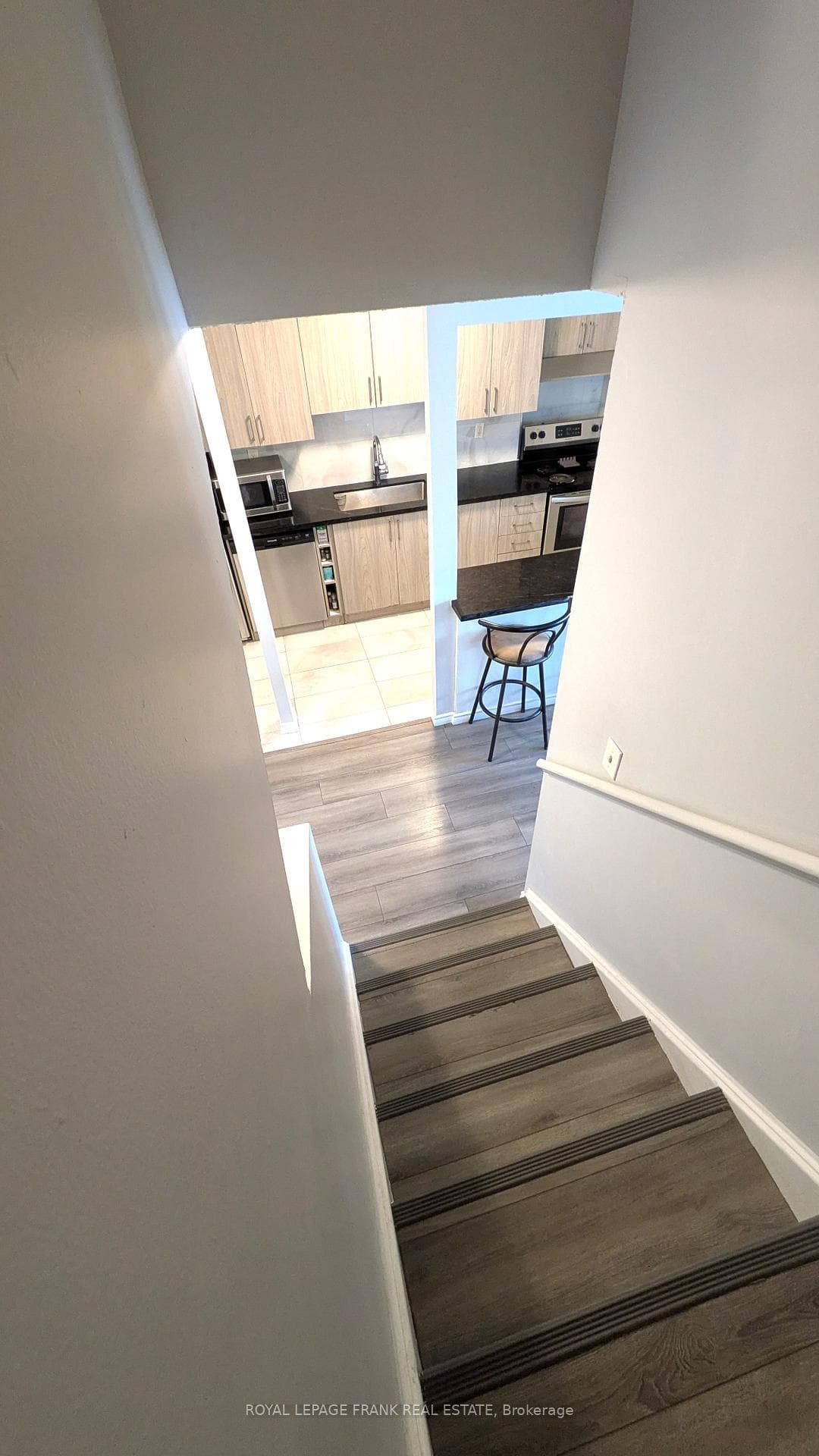 4060 Lawrence Avenue Unit 220 photo 25