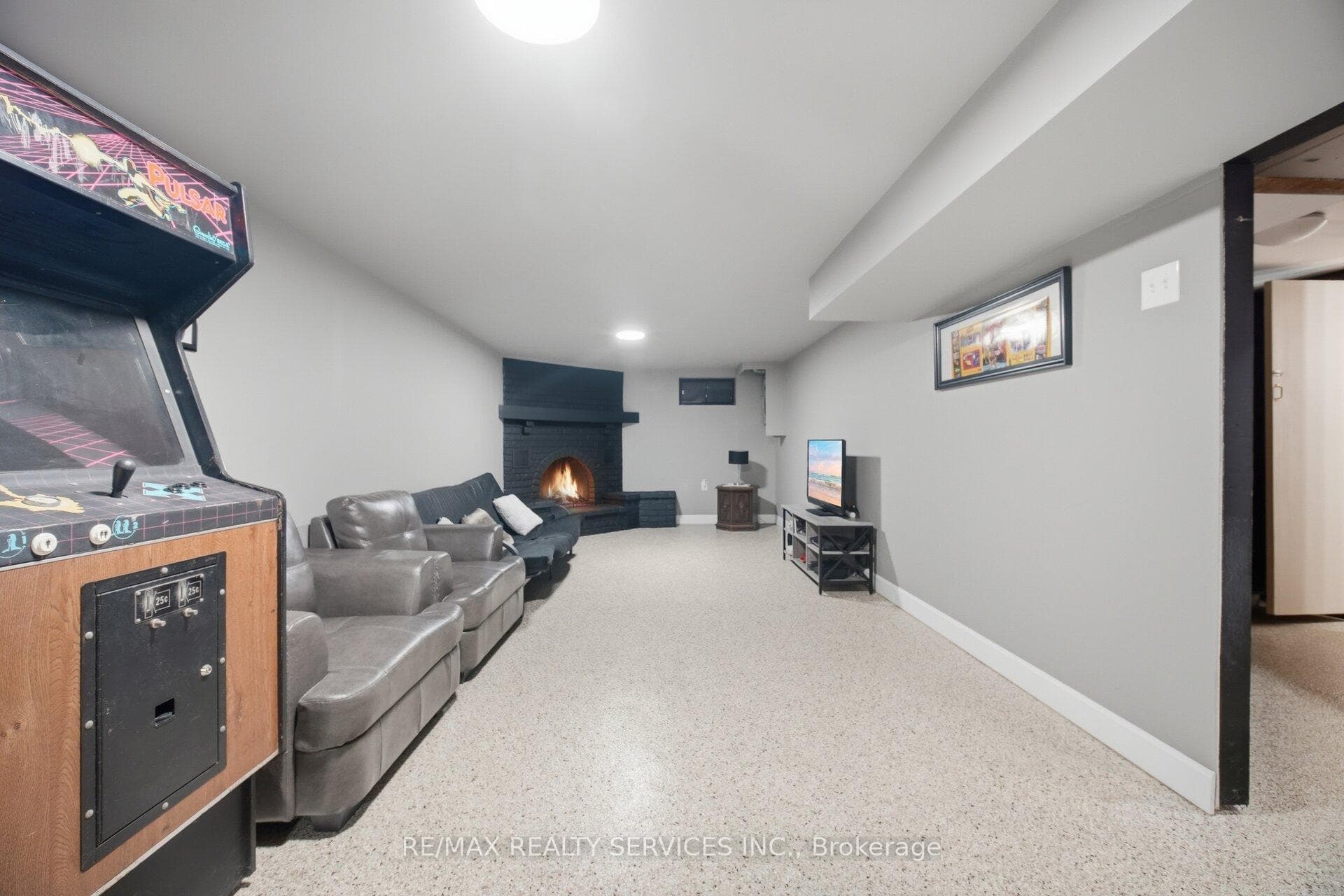 15 Ferndale Crescent photo 28