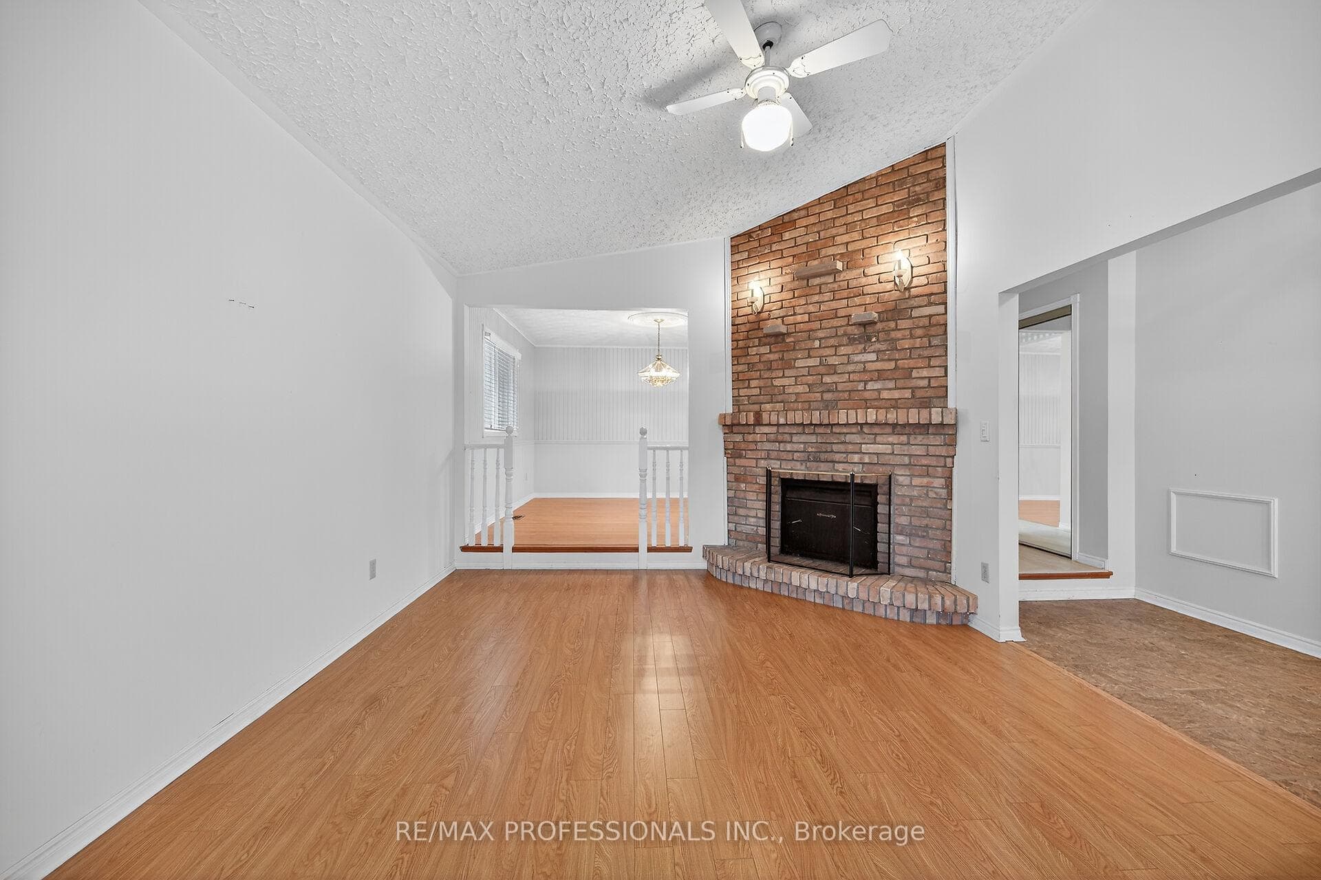 1262 Nathaniel Crescent photo 10