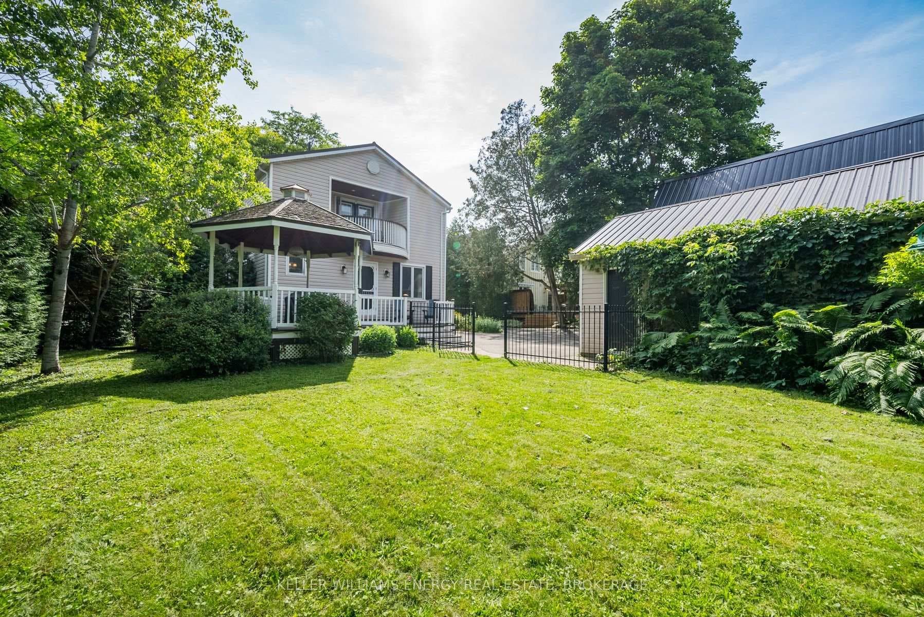 22 Third Avenue photo 31