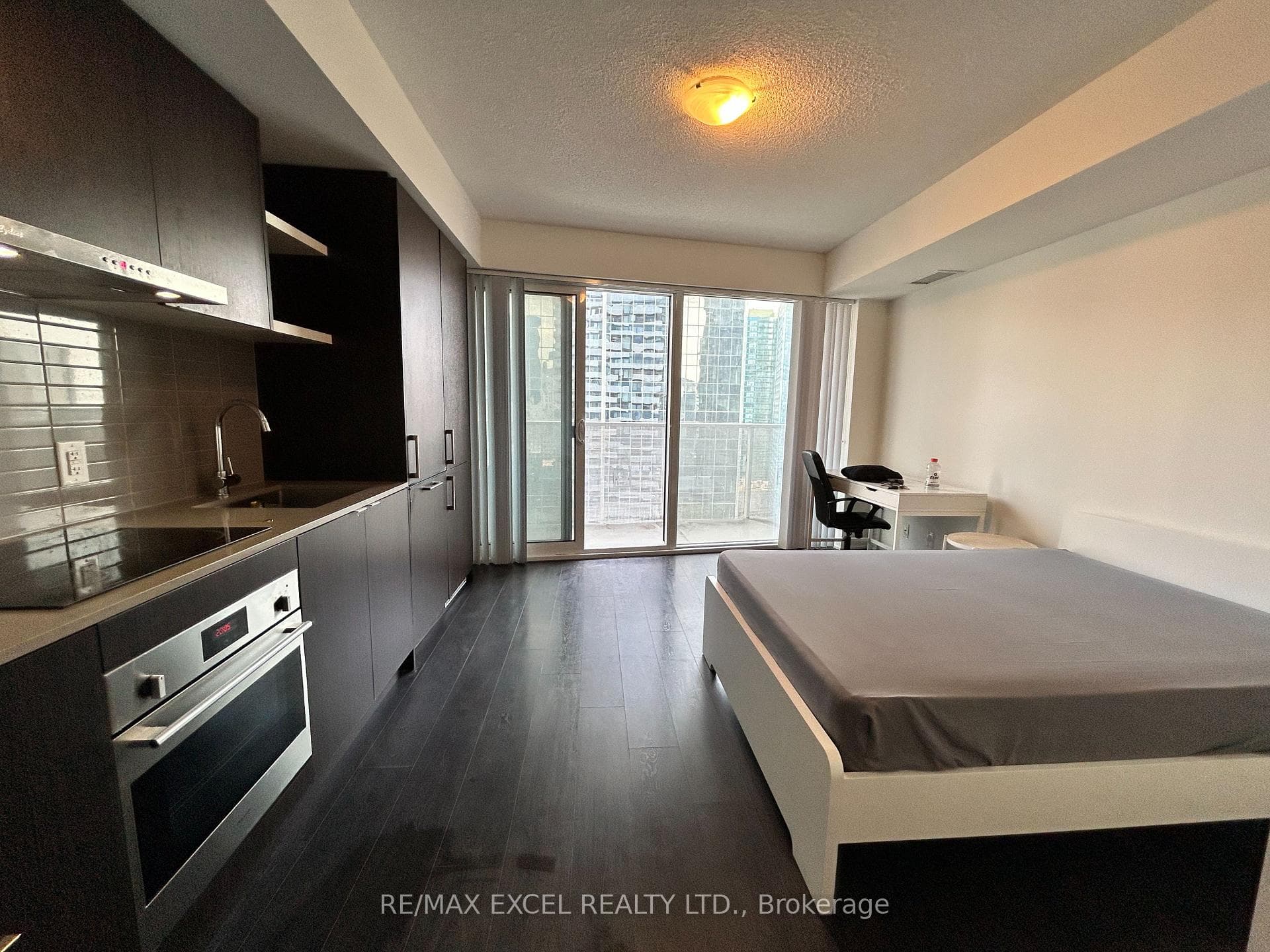 100 Harbour Street Unit 2008 photo 3