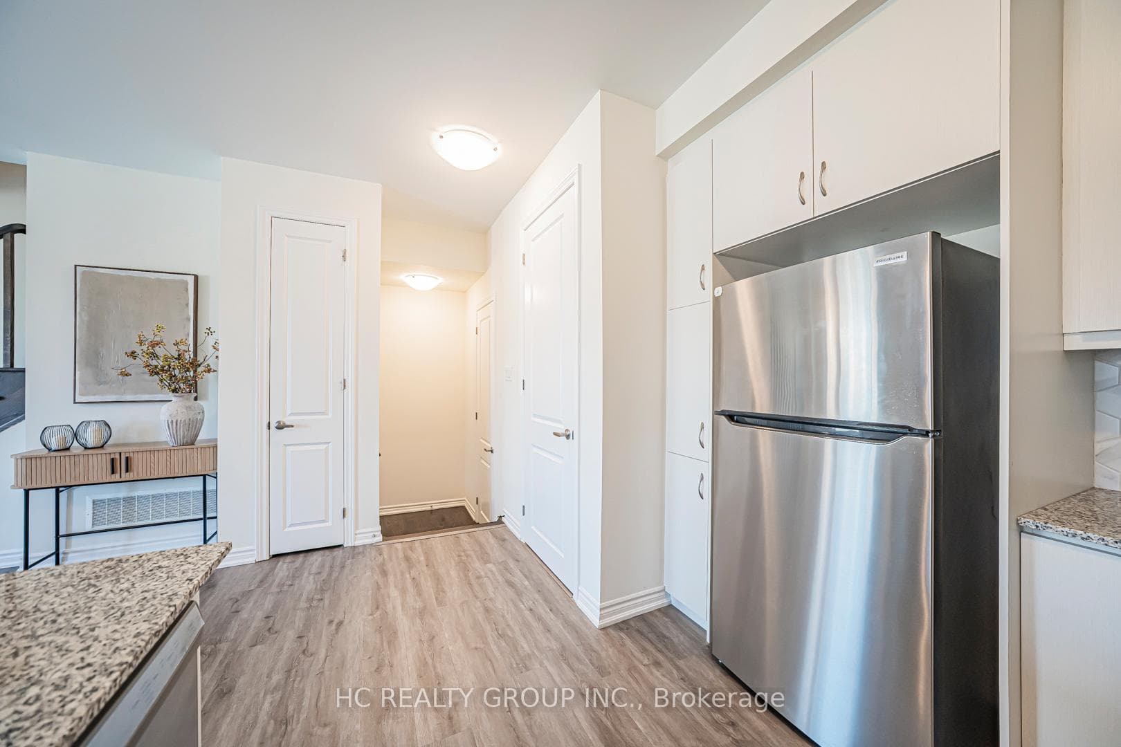 82 Thomas Frisby Jr Crescent photo 21