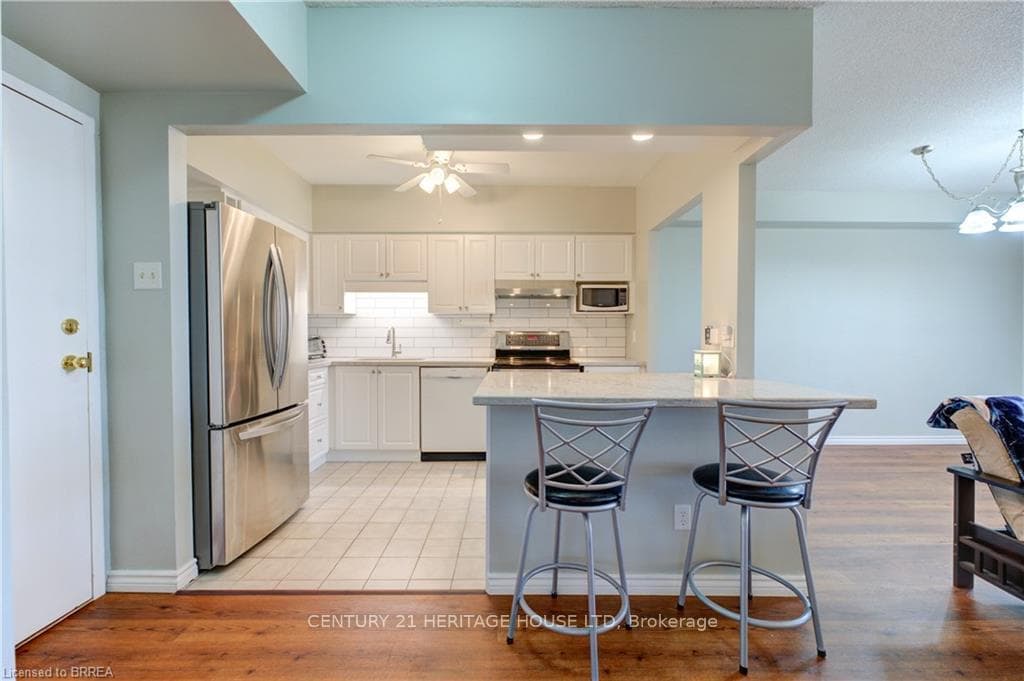 9 Bonheur Court Unit 109 photo 14