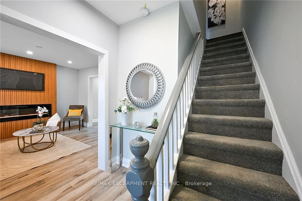 8 Lyndhurst Street photo 25