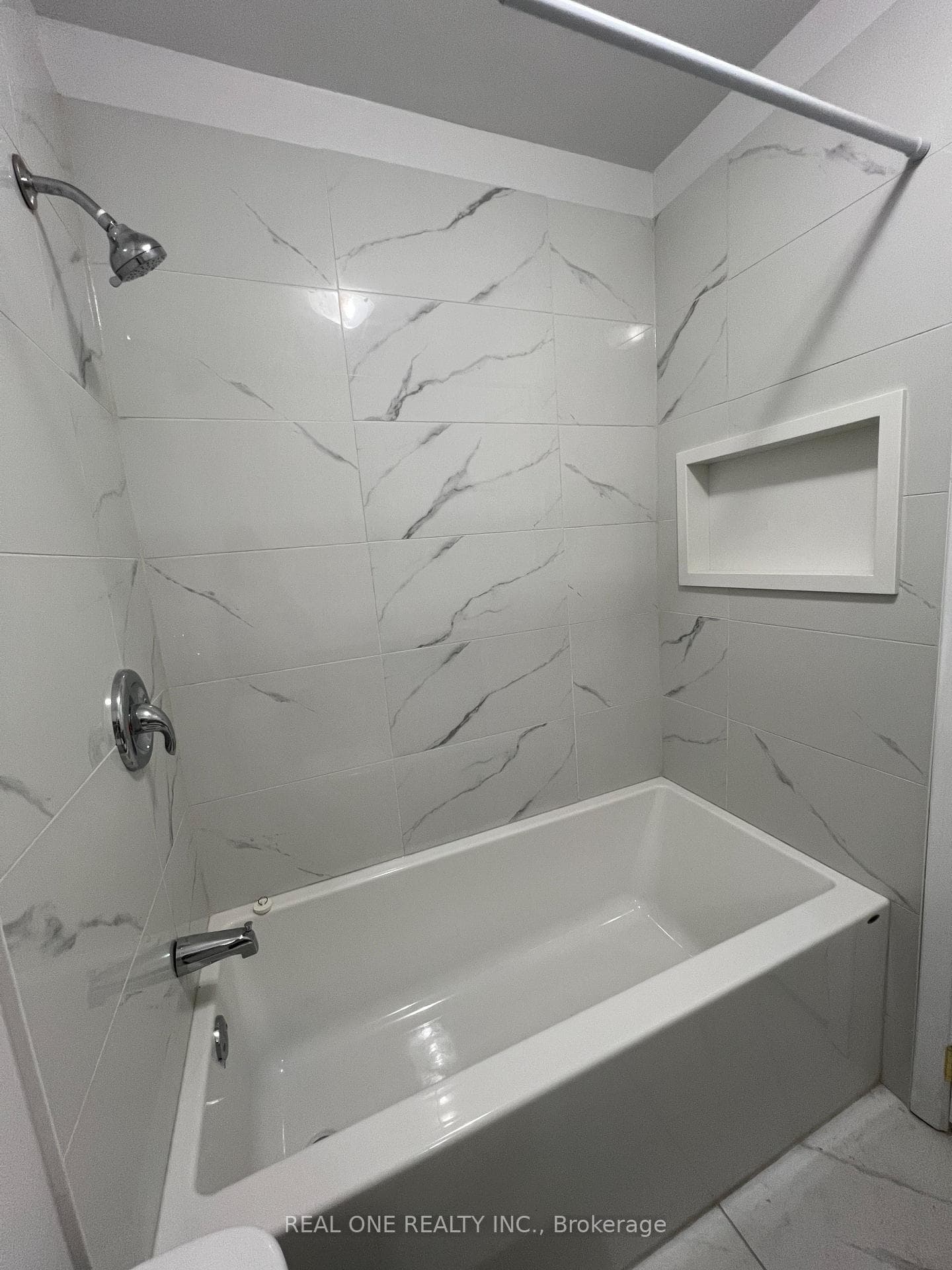 566 Middlewoods Drive photo 37