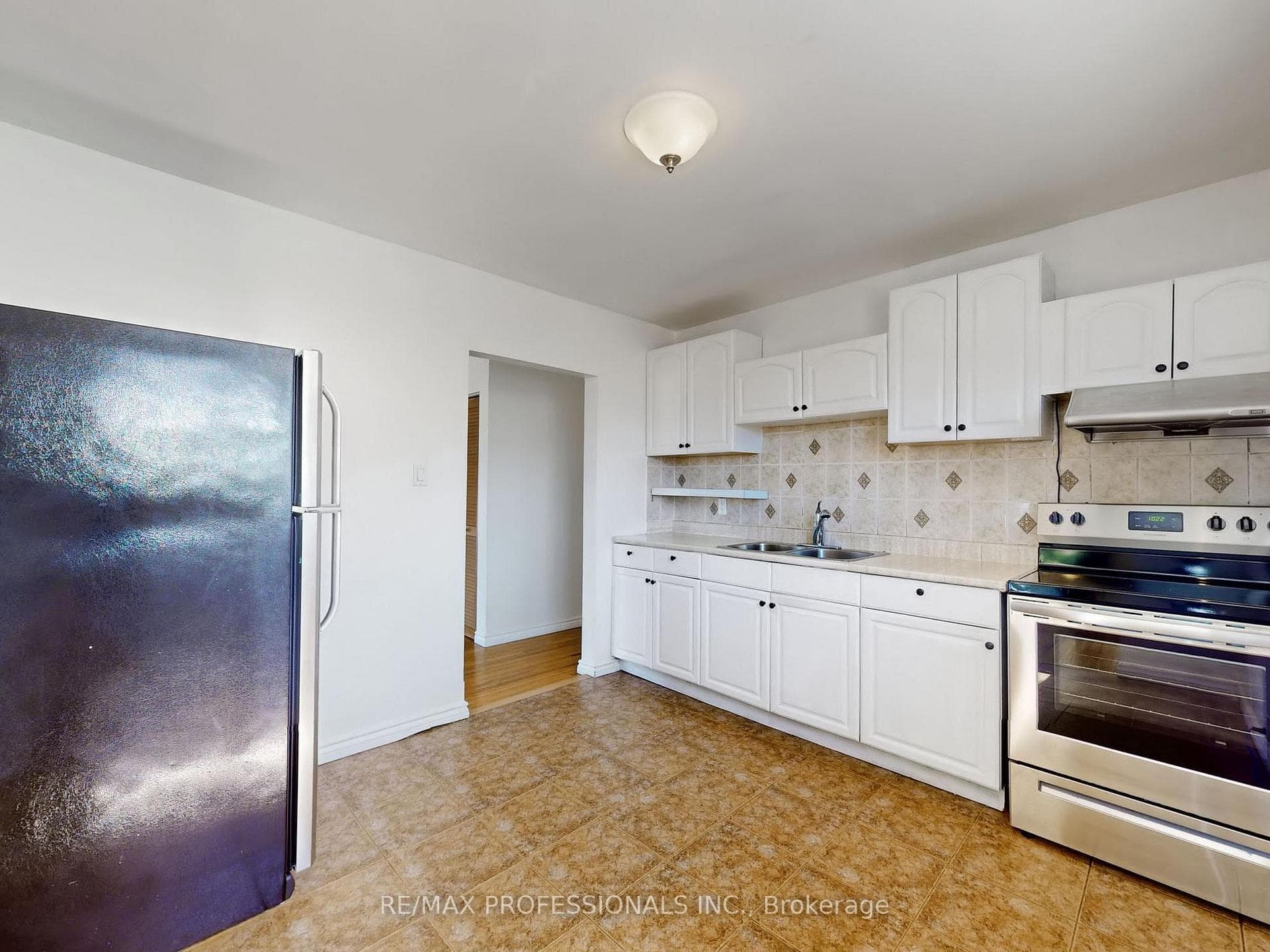 44 Bailey Crescent photo 8