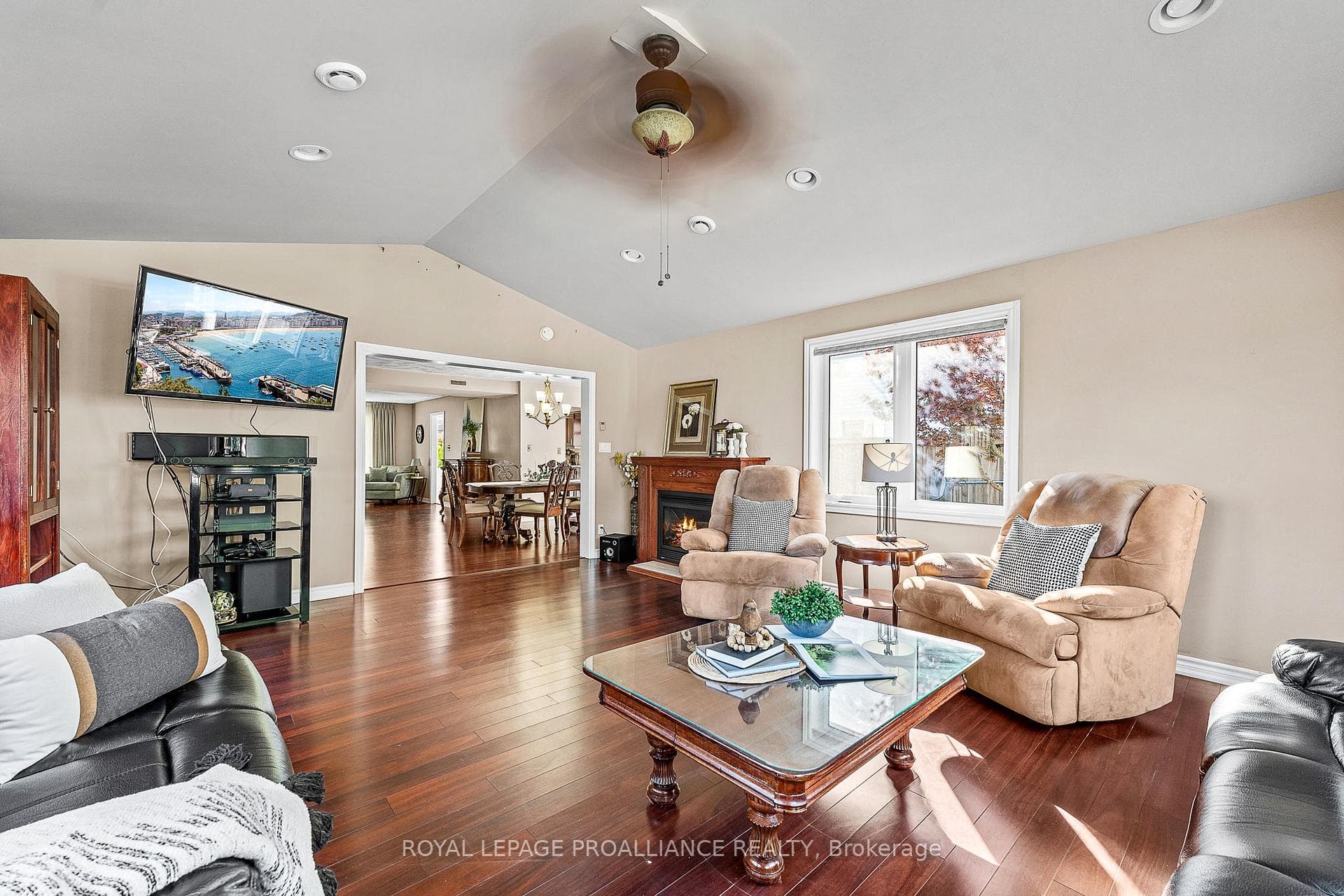 14 Catherine Crescent photo 20