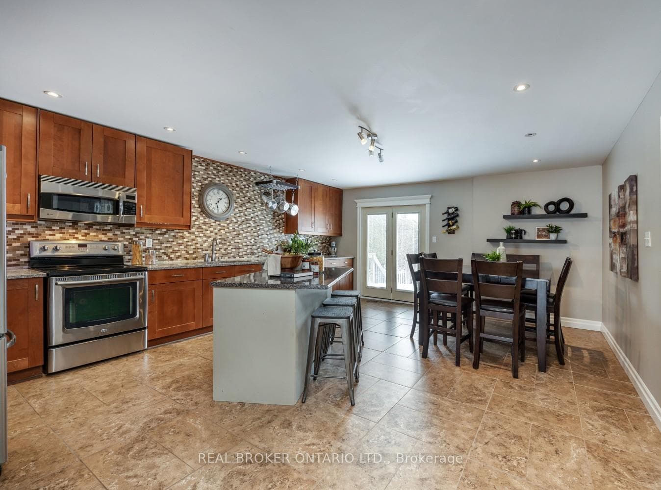 44 Goodwin Avenue photo 8