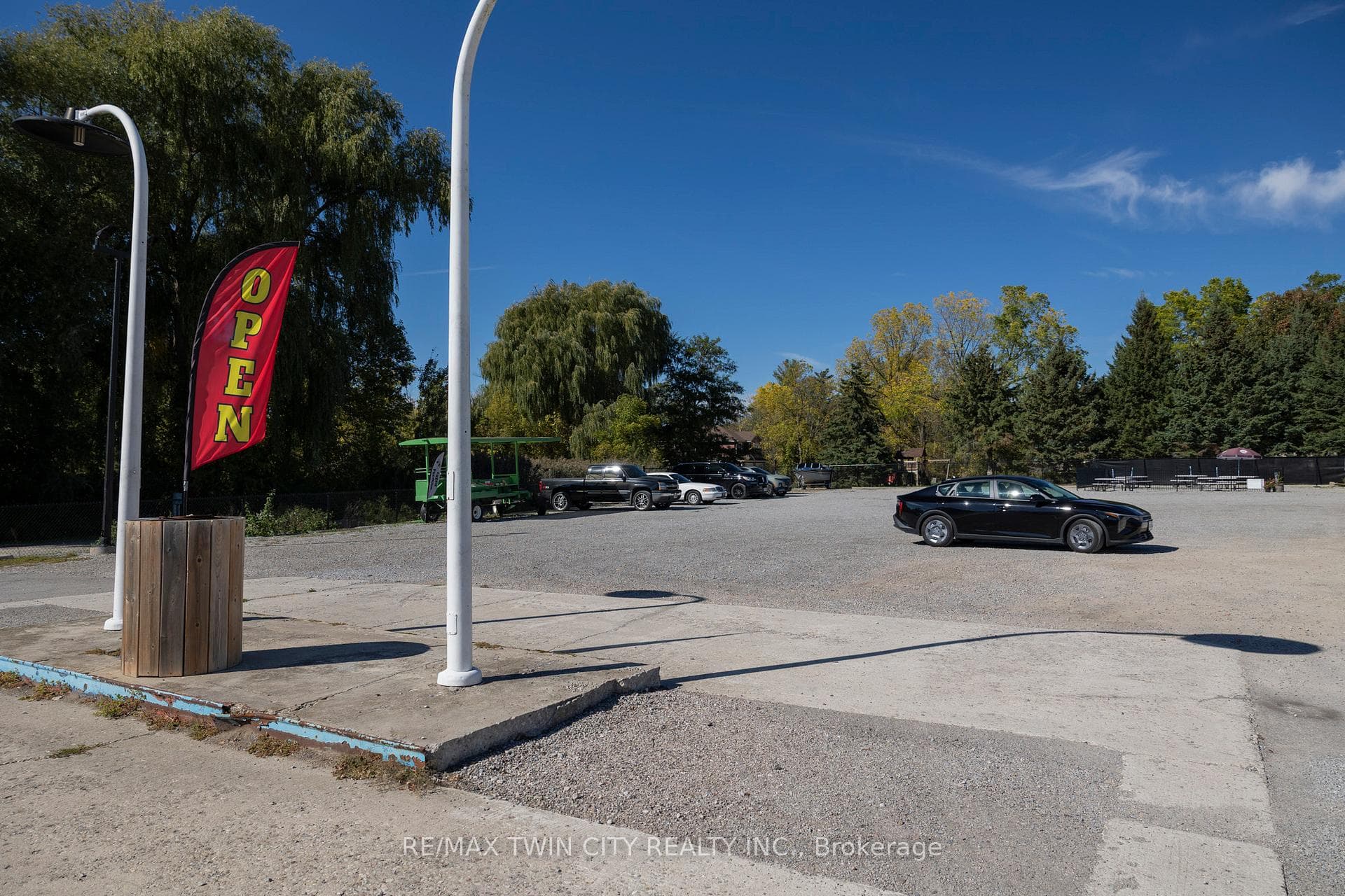 230 OAKLAND Road photo 8